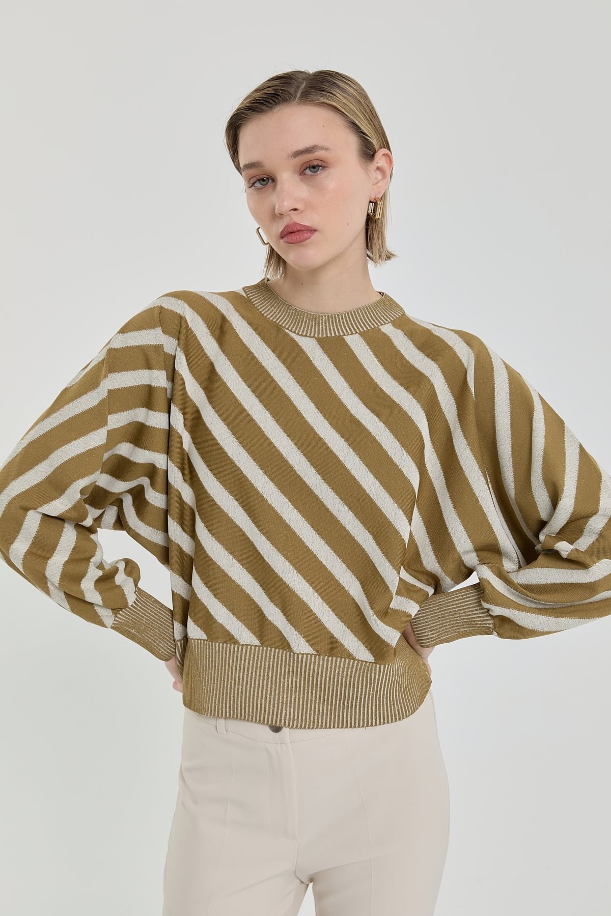 Batwing Sleeve Crop Sweater - Olive