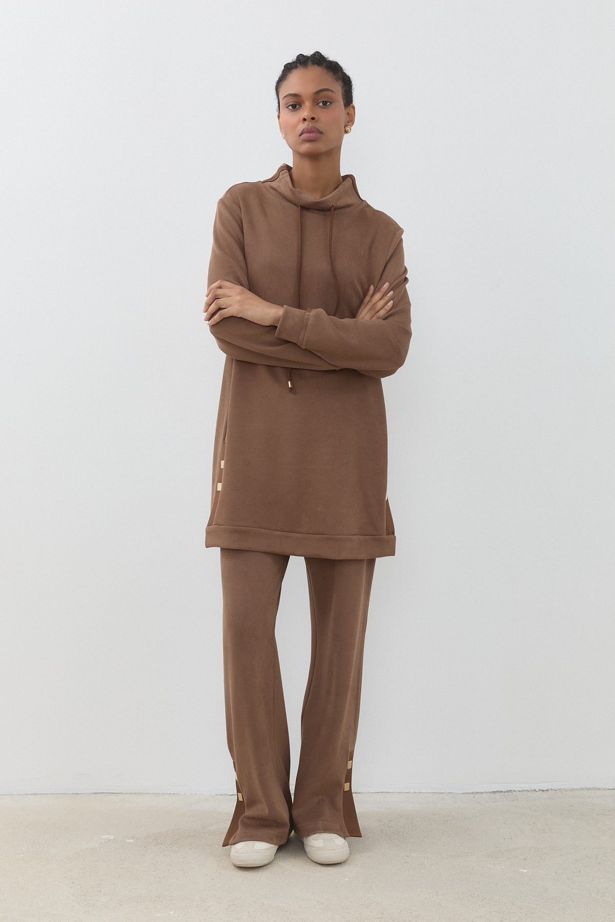 aksesuar-detayli-cupra-suet-pantolon-tunik-takim-vizon-261028.jpg