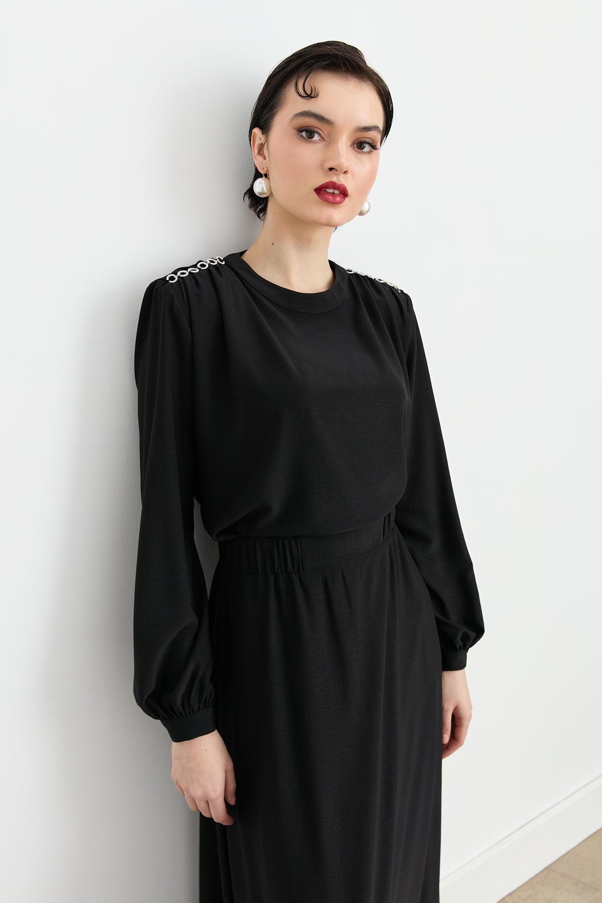 Accessory Detail Skirt and Blouse Set - Black