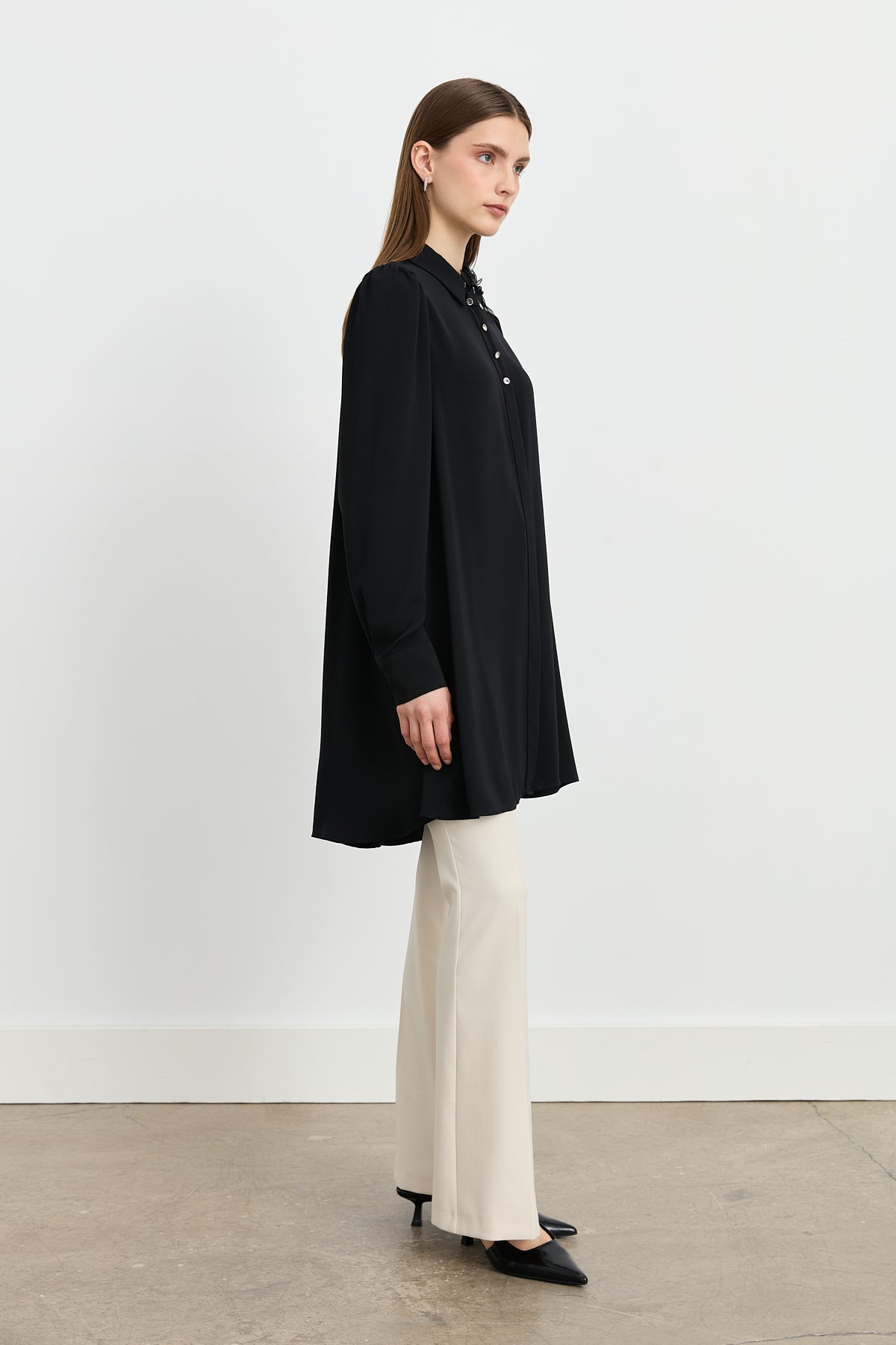 Stylish Tunic with Accessory Details - Black