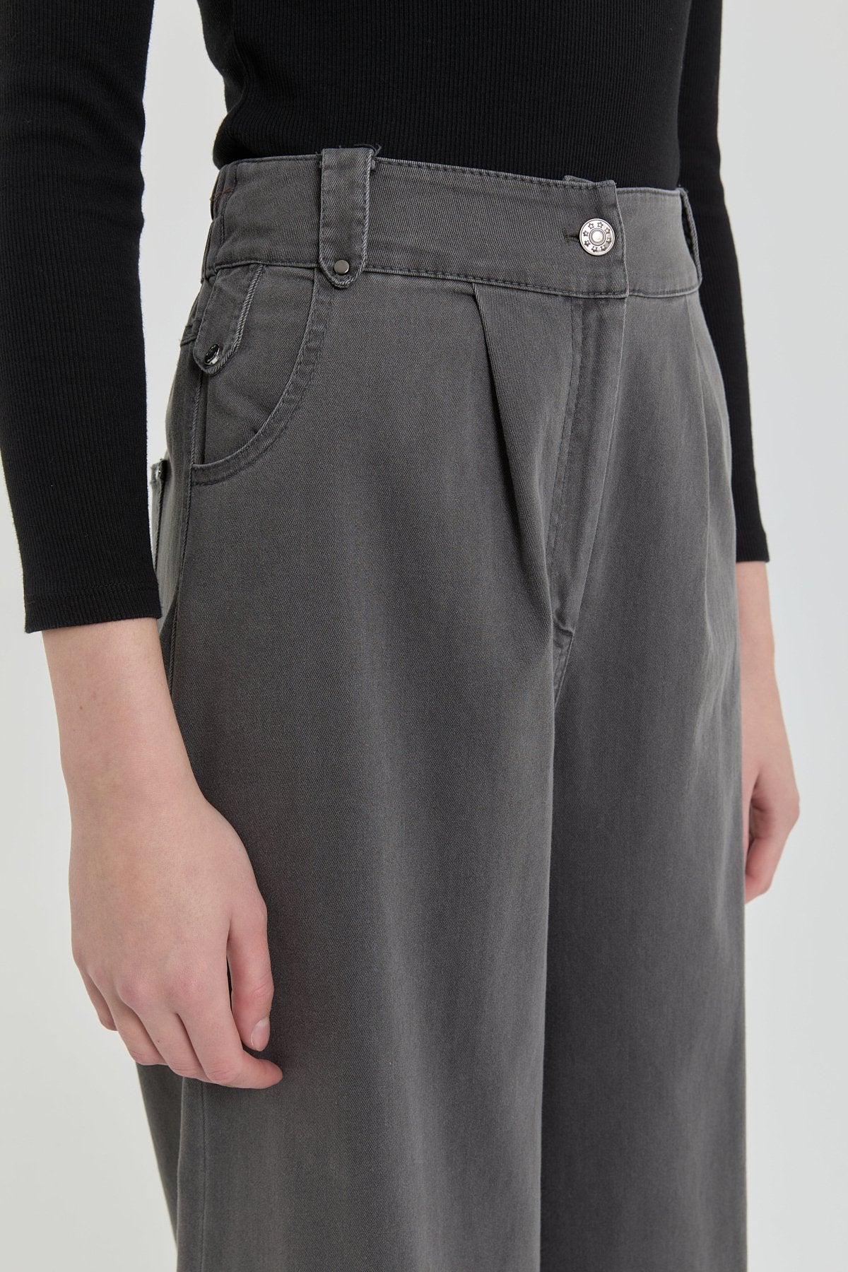 Apolet Detaylı Denim Pantolon - Füme
