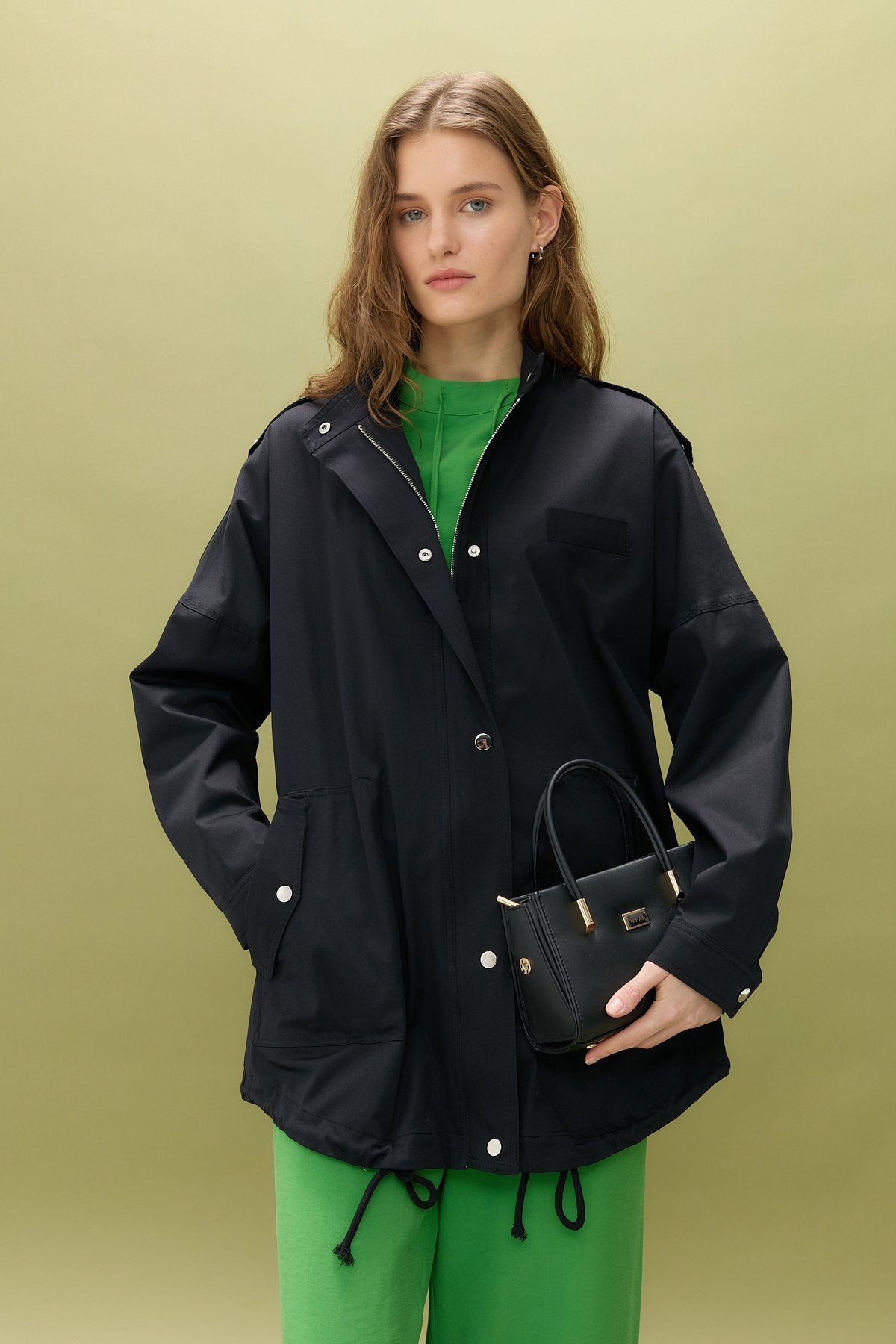 apolet-detayli-oversize-kap-siyah-245433.jpg
