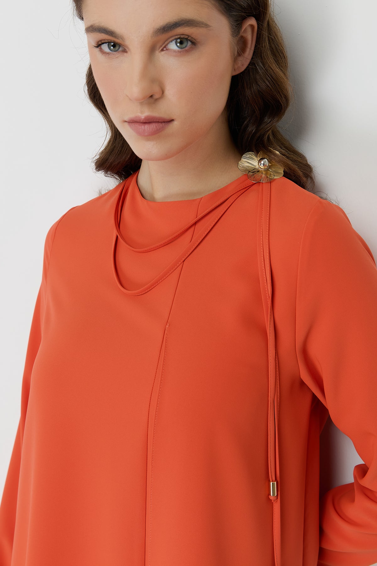 Stylish Tunic with Asymmetrical Cut and Accessory Detail - Pomegranate Bloom