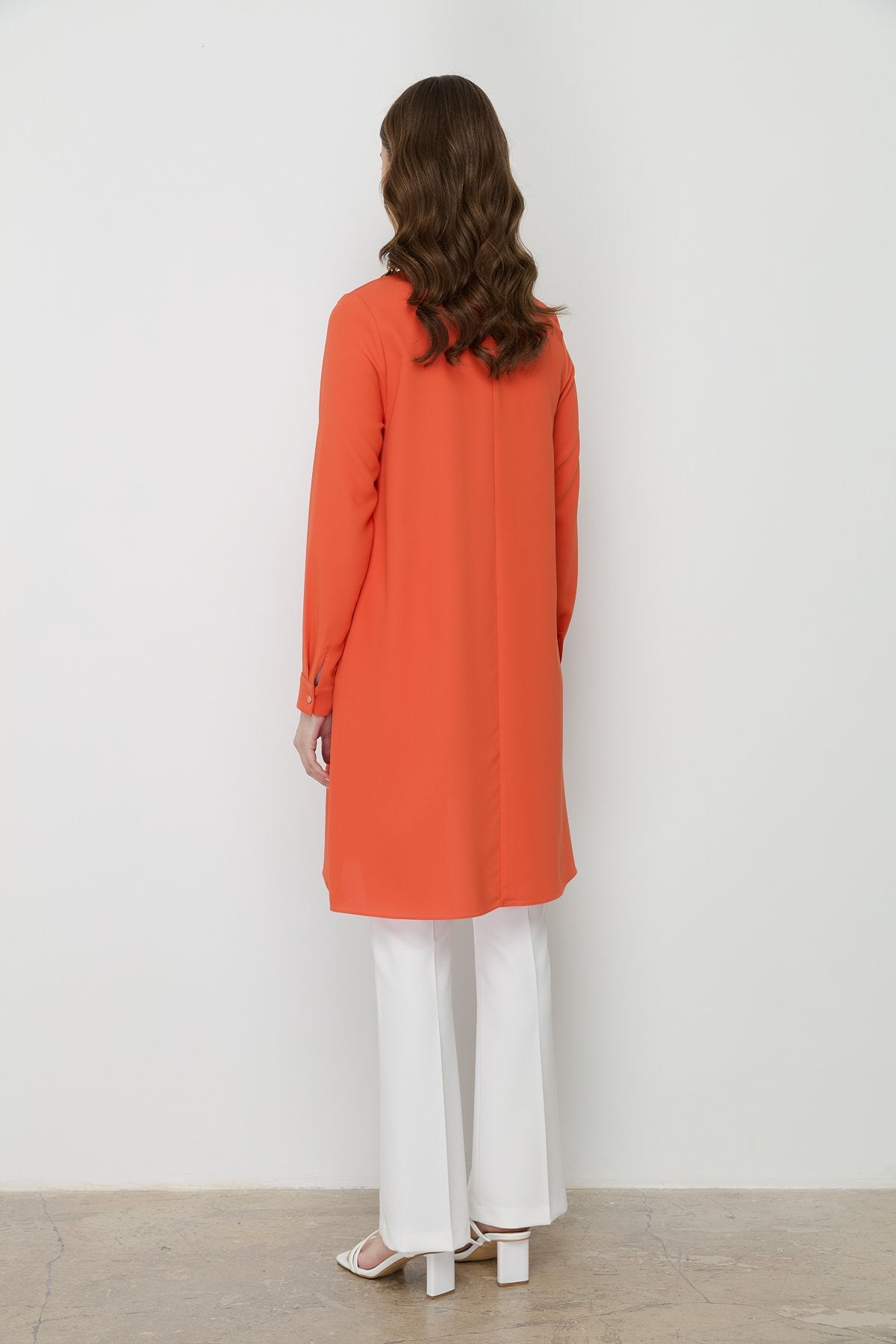 Stylish Tunic with Asymmetrical Cut and Accessory Detail - Pomegranate Bloom