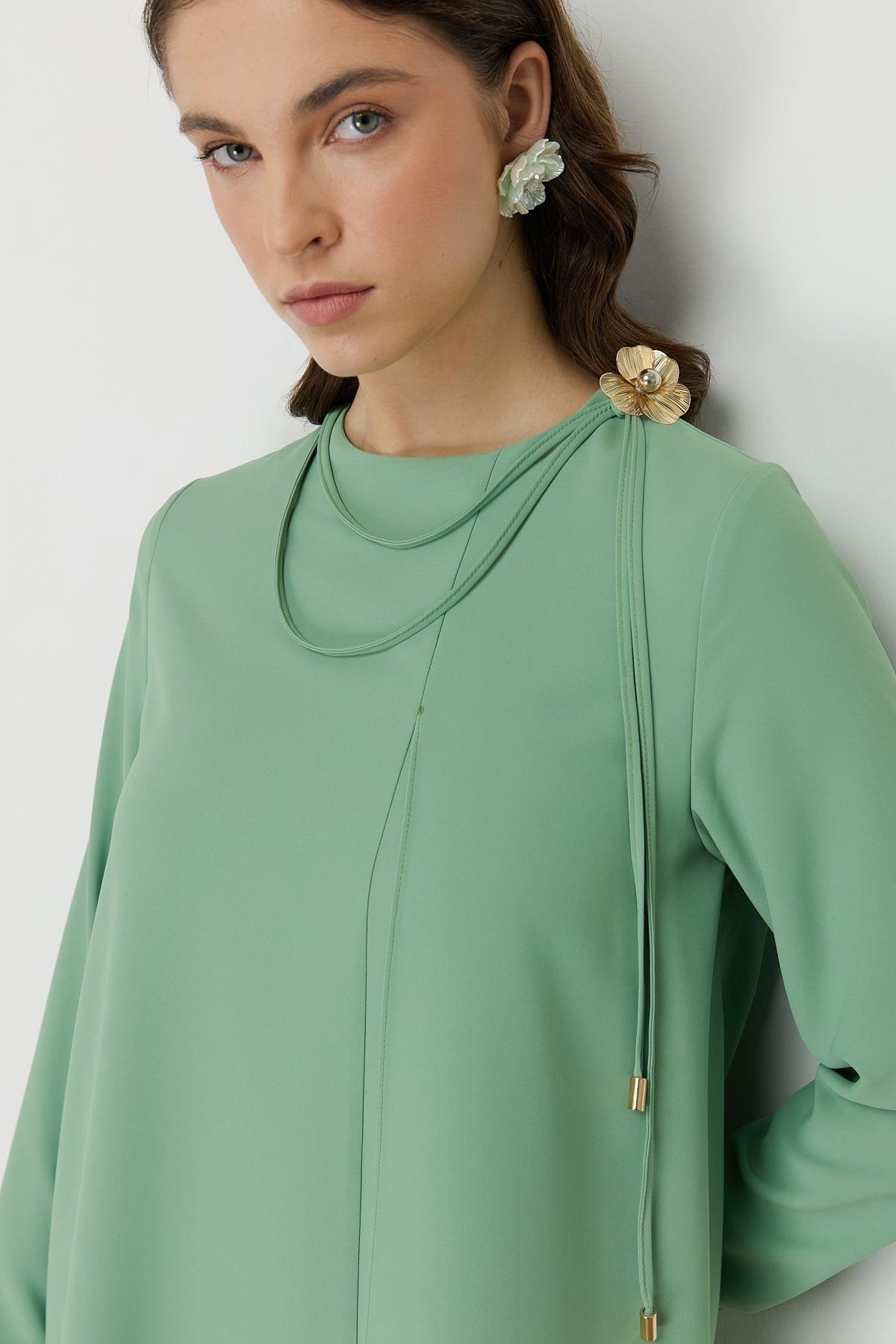 Stylish Tunic with Asymmetrical Cut and Accessory Detail - Green