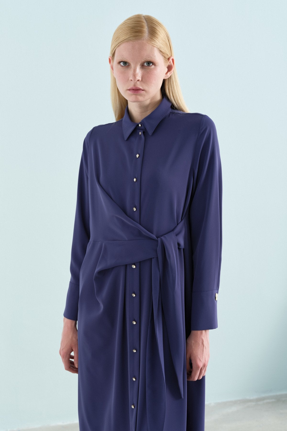 asimetrik-ve-tas-detayli-tunik-indigo-250427.jpg