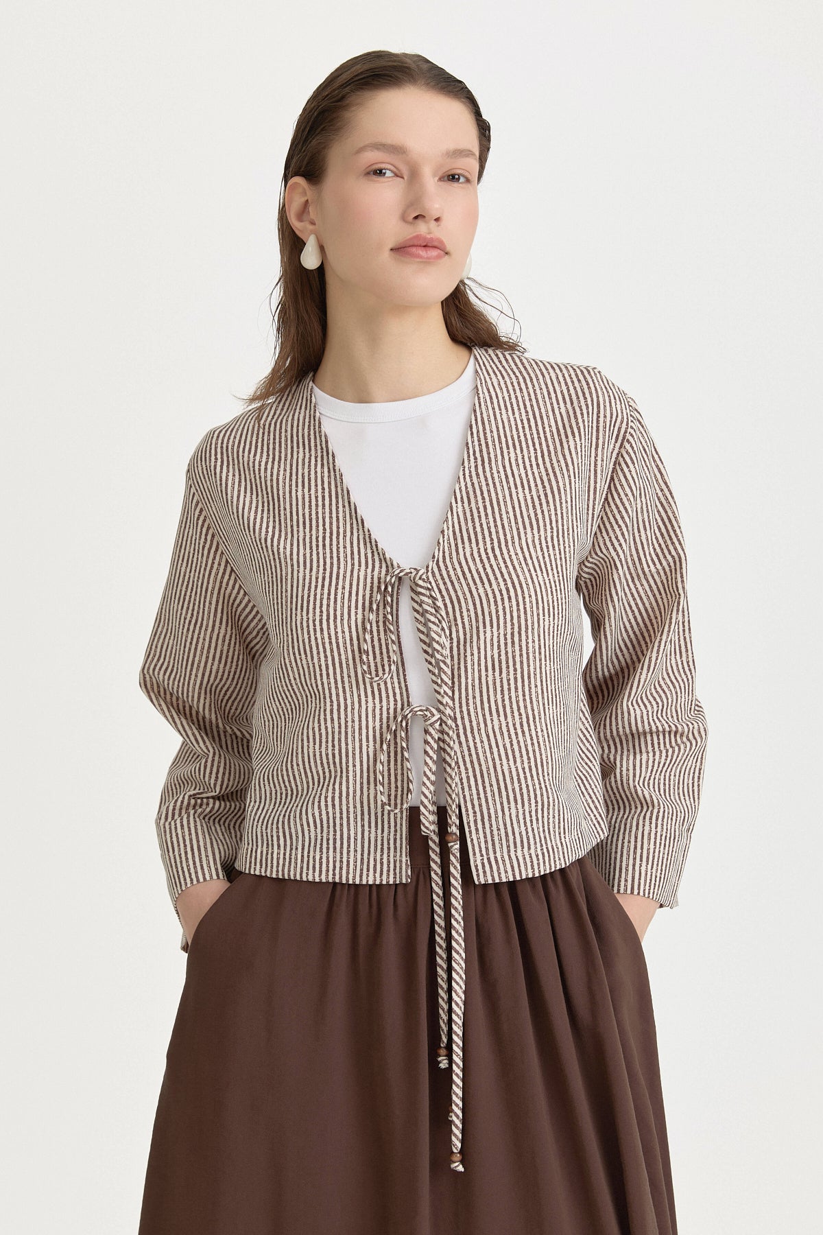 baglama-detayli-keten-etek-bluz-takim-kahve-262780.jpg