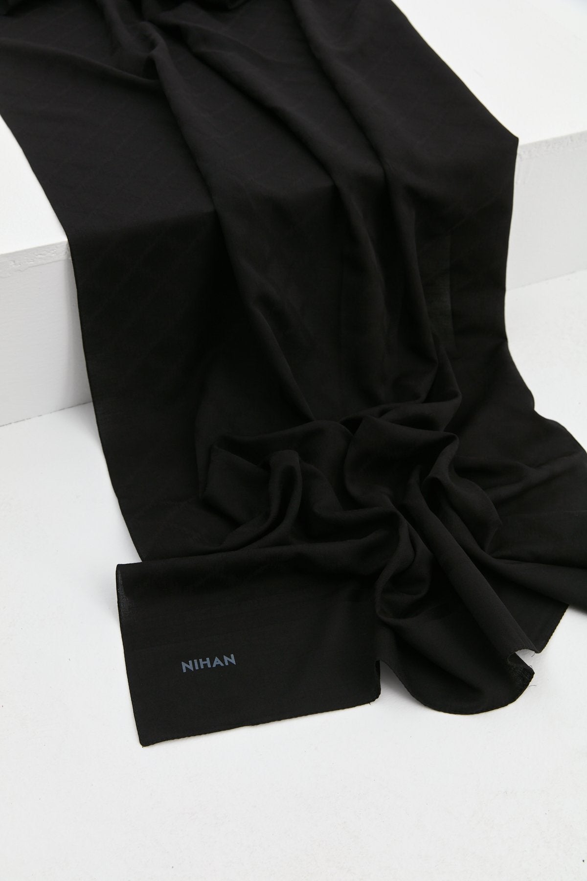 Baklava Pattern Scarf - Black