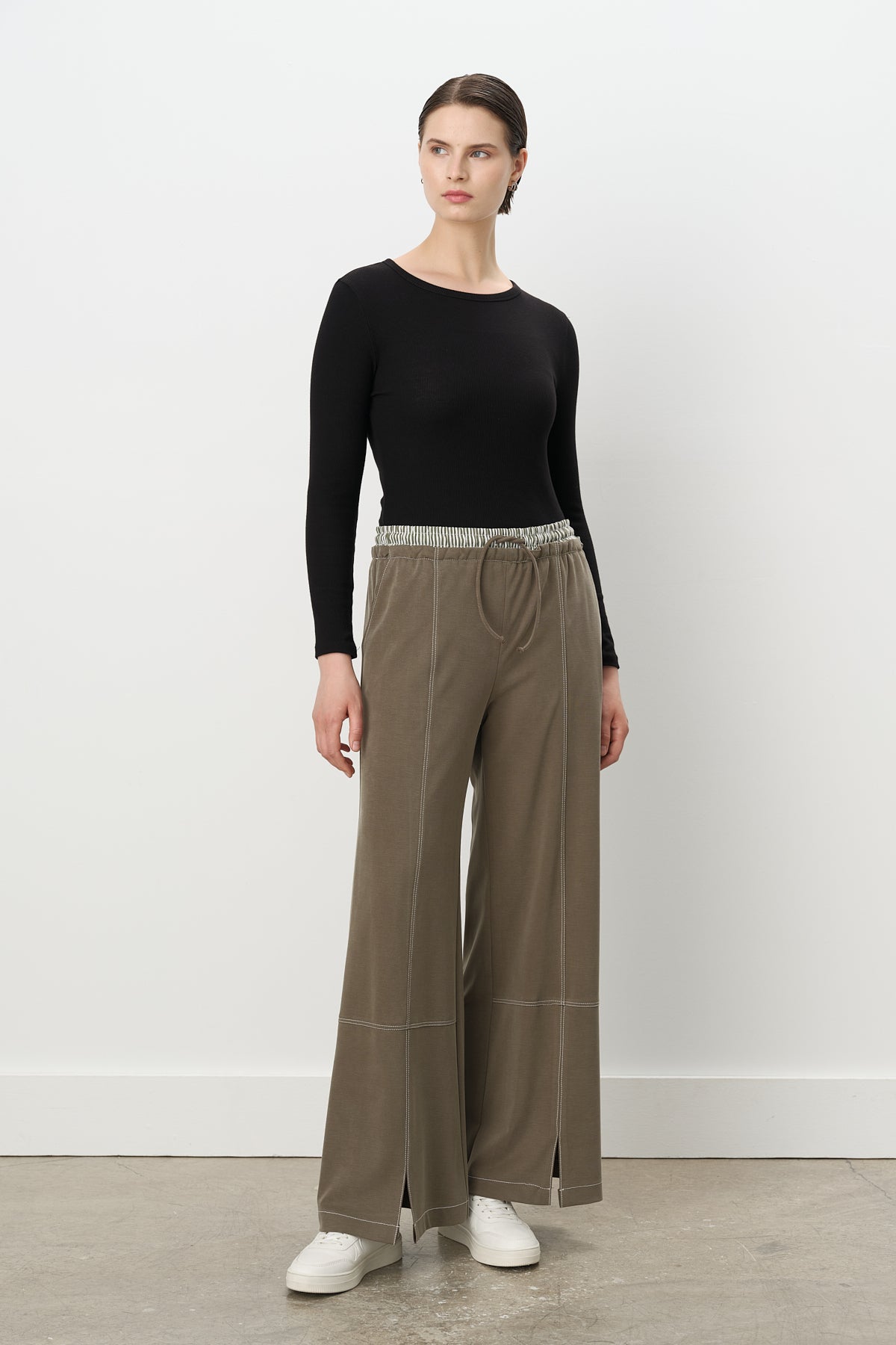 Wide-Leg Knitted Trousers with Waist Detail - Khaki