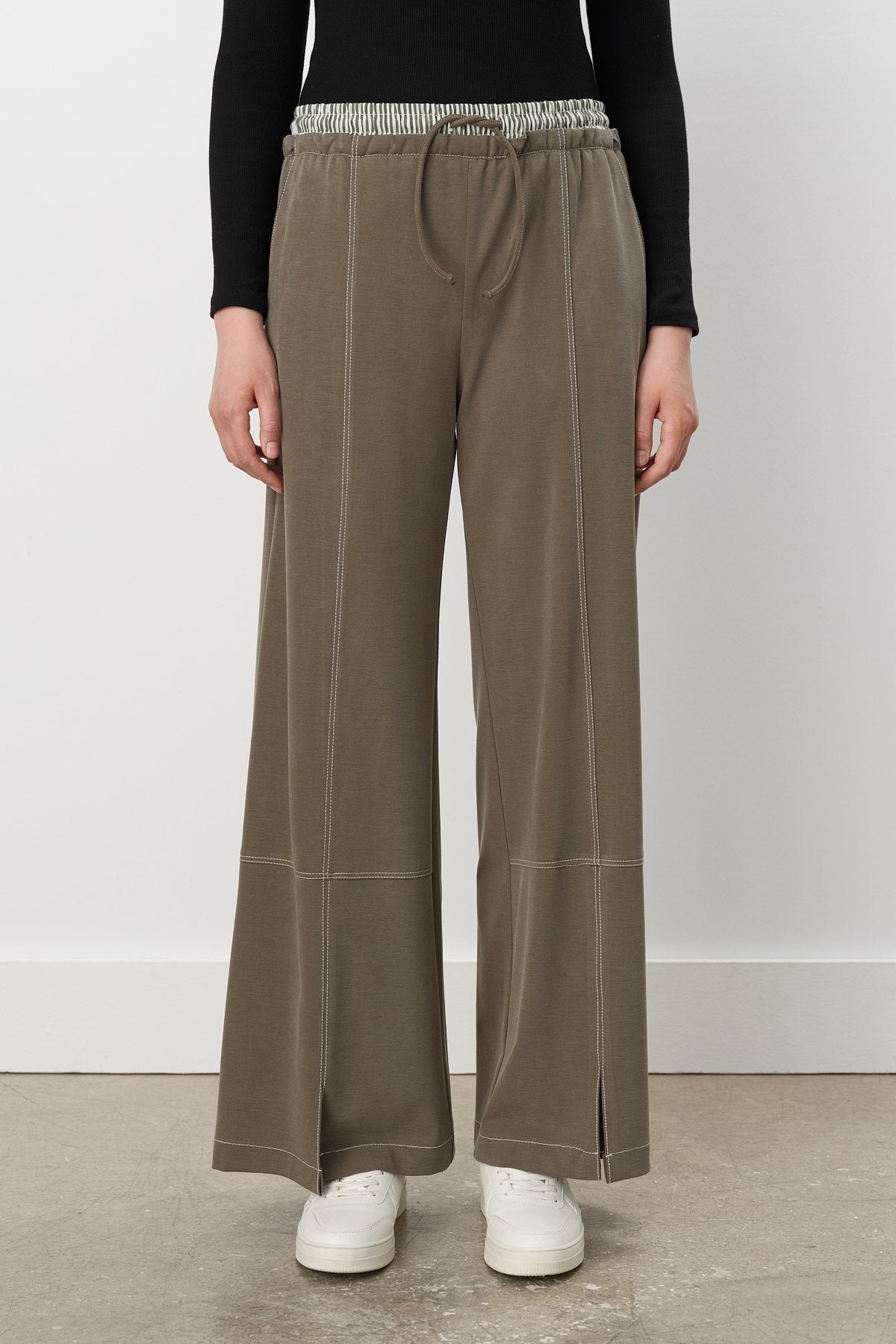 Wide-Leg Knitted Trousers with Waist Detail - Khaki