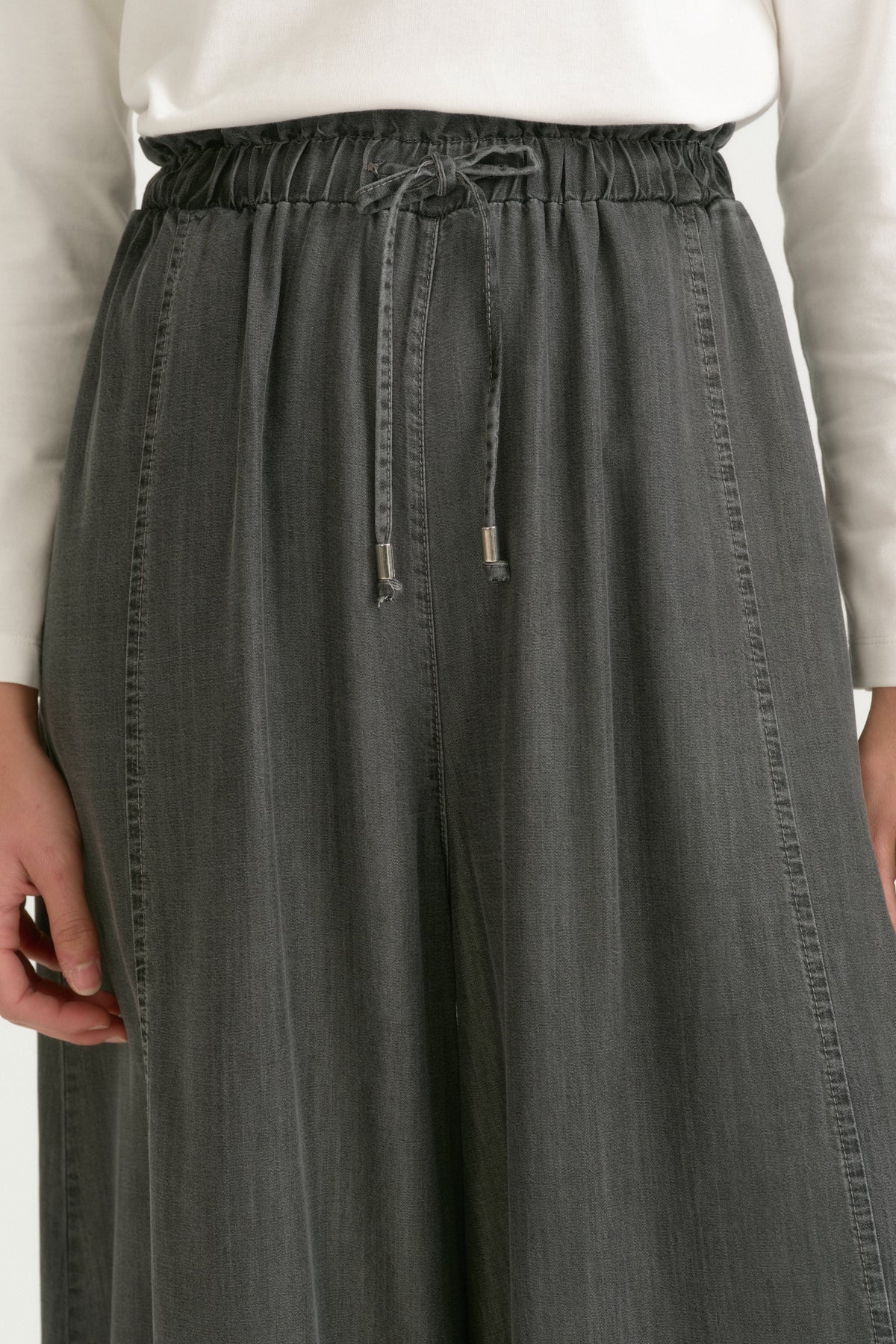 Beli Fırfırlı Lyocell Bol Paça Pantolon - Füme