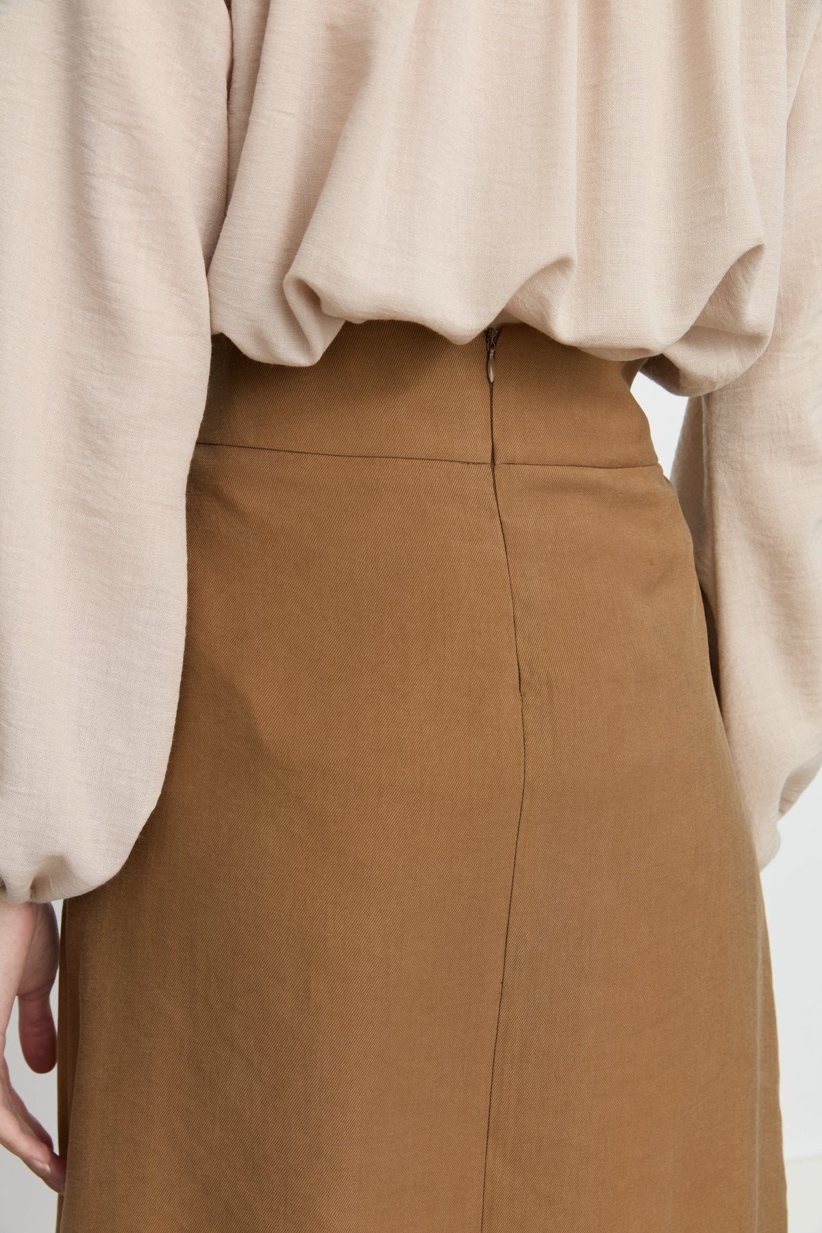 Beli Lastikli Aksesuar Detaylı Tencel Etek - Açık Kahve