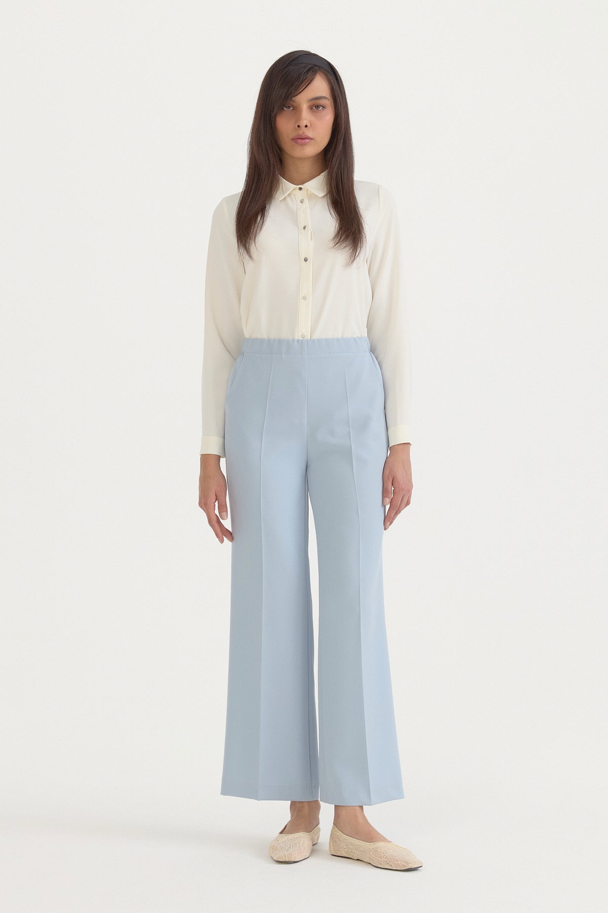 beli-lastikli-basic-utu-izli-pantolon-acik-mavi-263779.jpg
