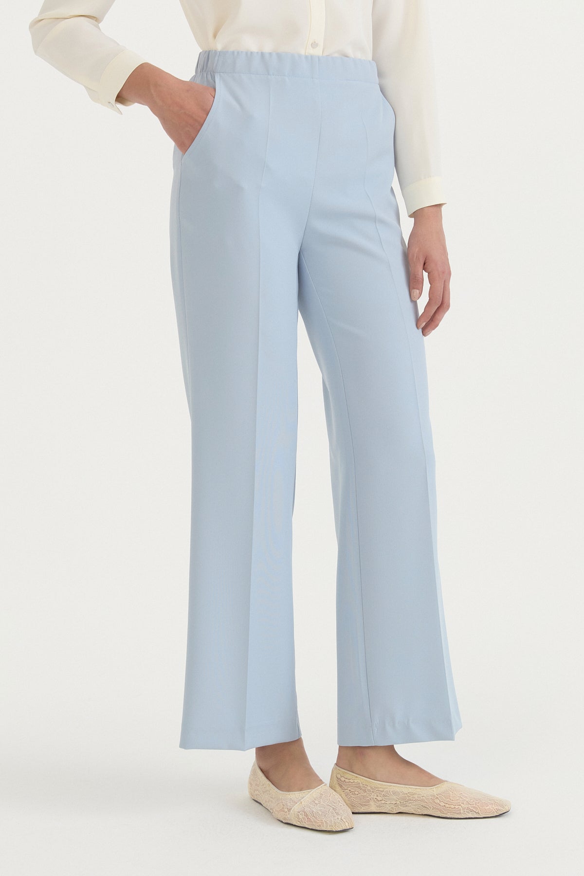 beli-lastikli-basic-utu-izli-pantolon-acik-mavi-263780.jpg