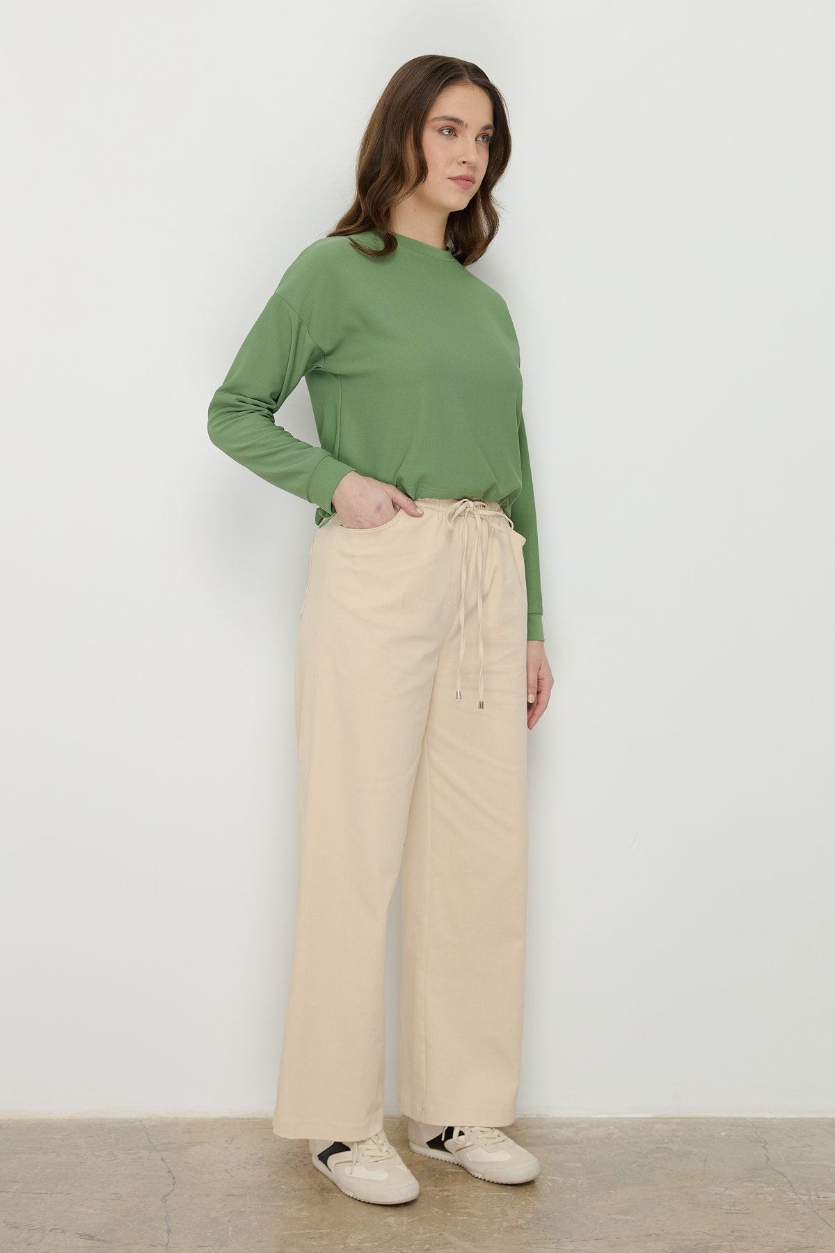 beli-lastikli-bol-paca-kanvas-denim-pantolon-krem-245081.jpg