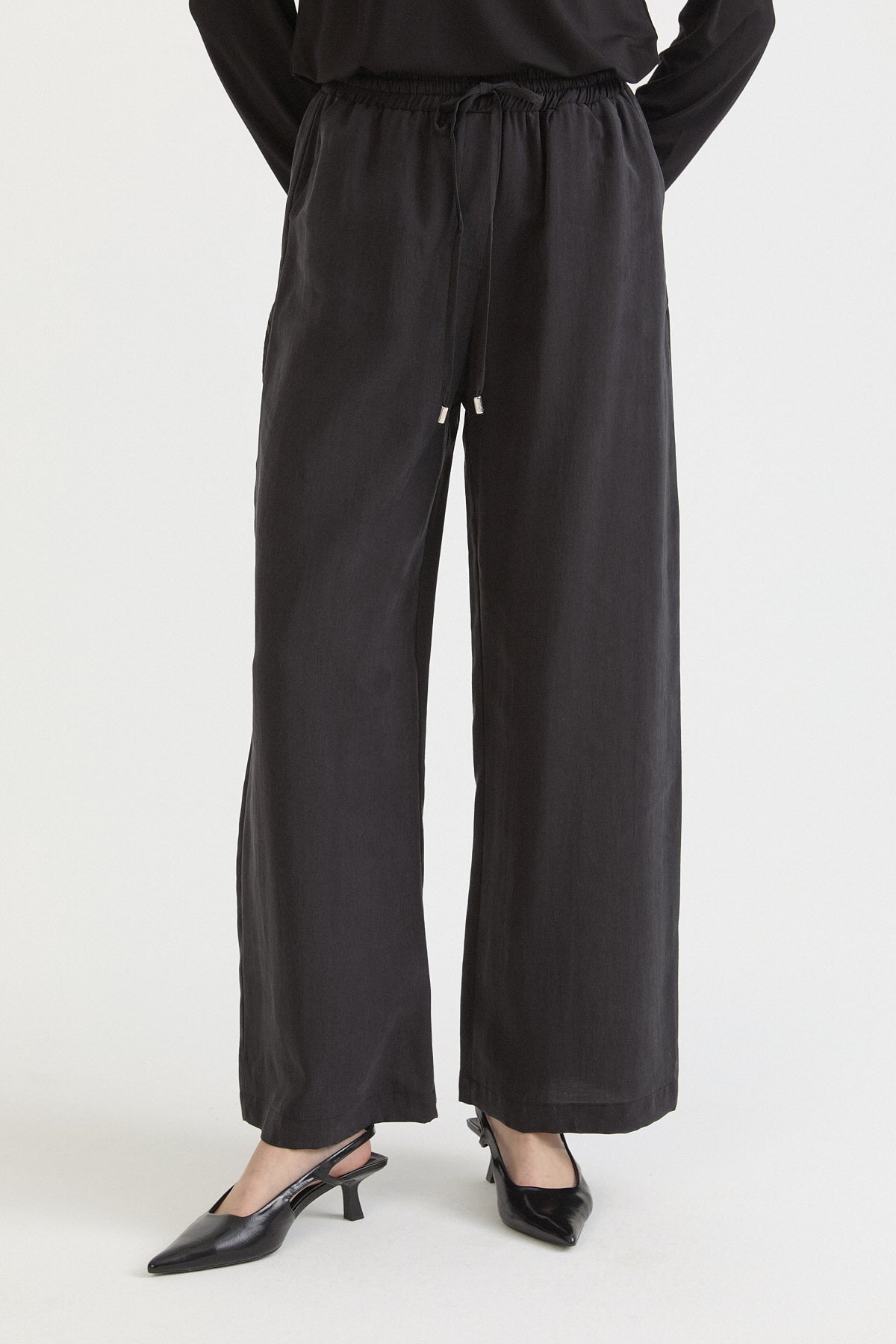 beli-lastikli-bol-paca-lyocell-pantolon-siyah-265813.jpg