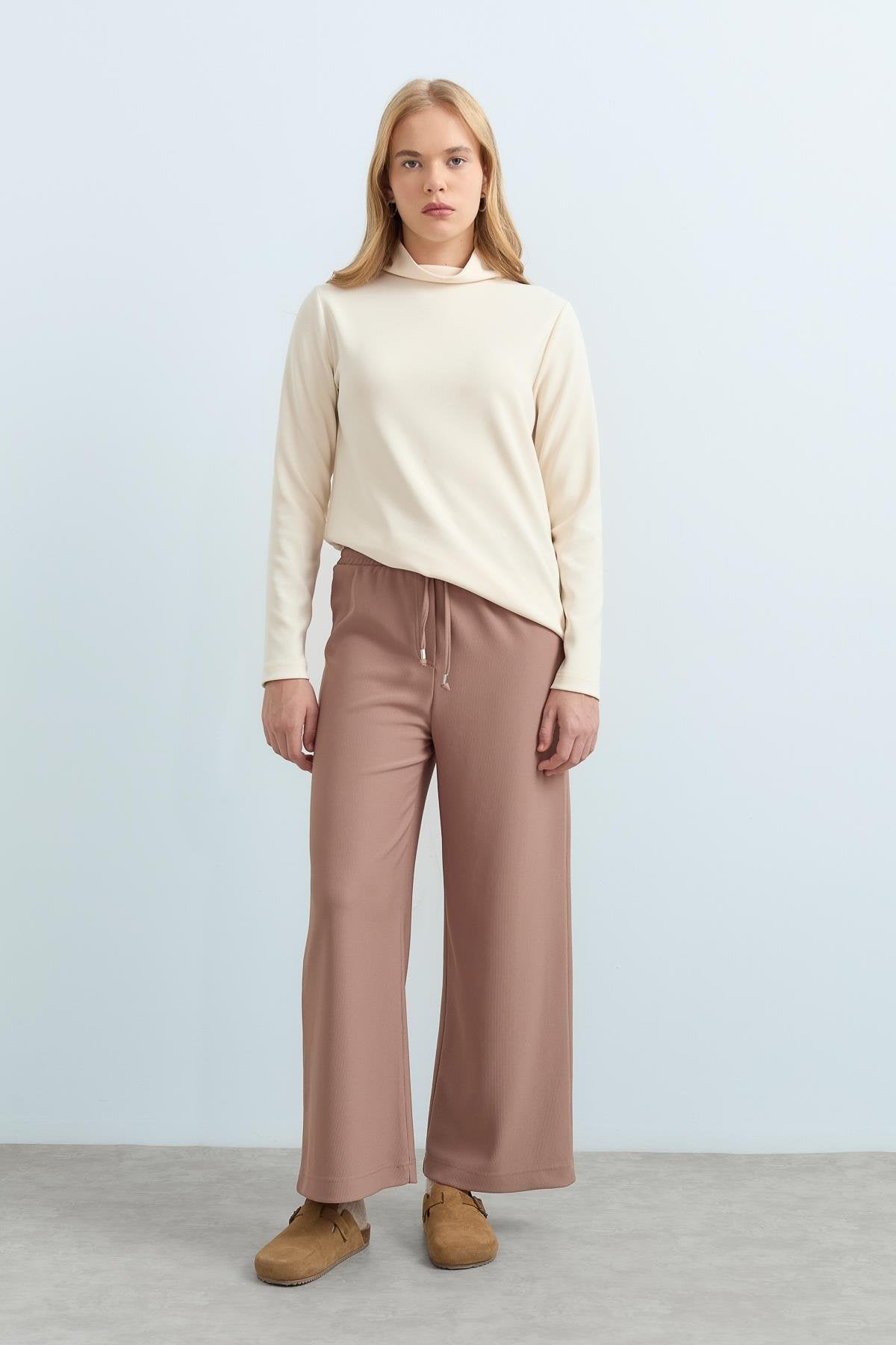 Wide-Leg Knitted Trousers with Elastic Waistband - Mink