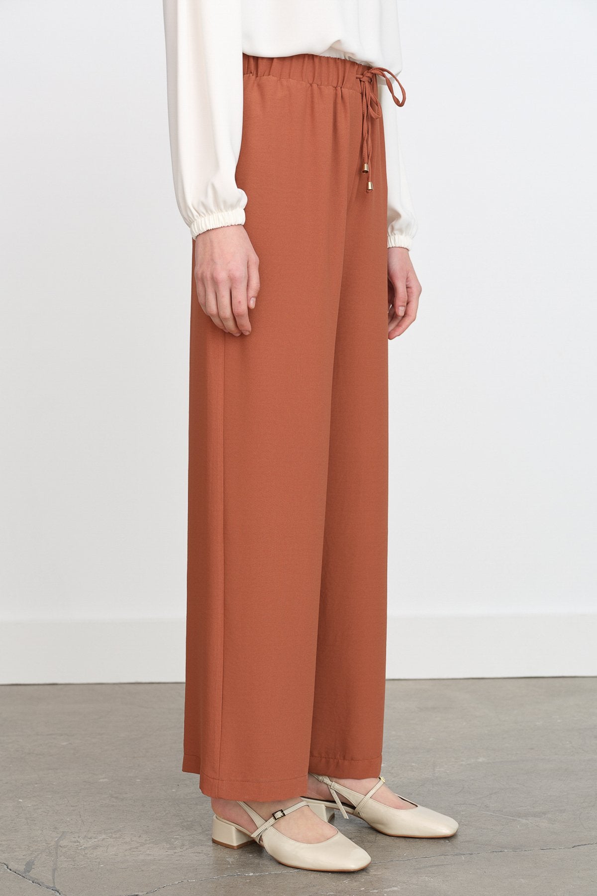 beli-lastikli-bol-paca-pantolon-acik-kahve-247522.jpg