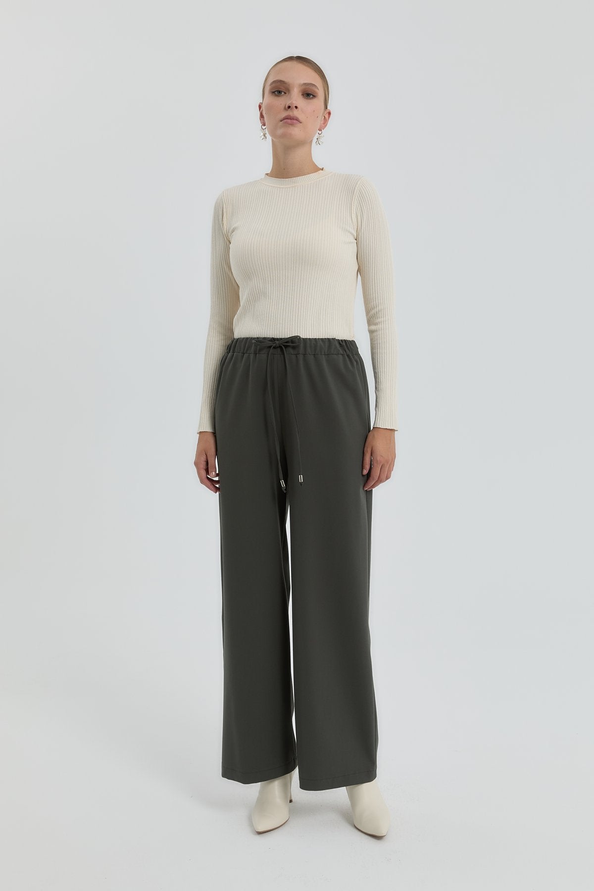 beli-lastikli-bol-paca-pantolon-haki-255921.jpg