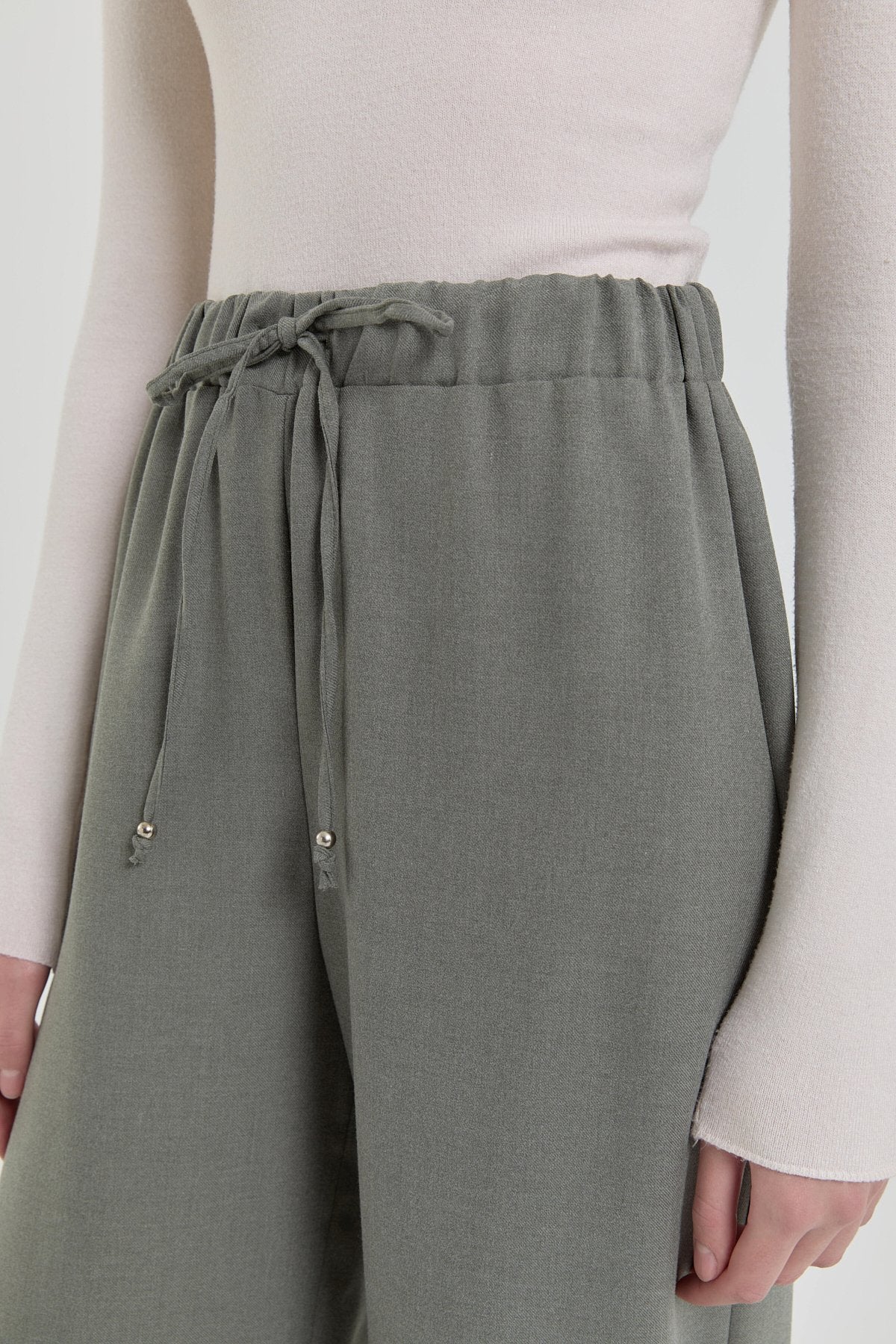 beli-lastikli-bol-paca-pantolon-haki-256534.jpg
