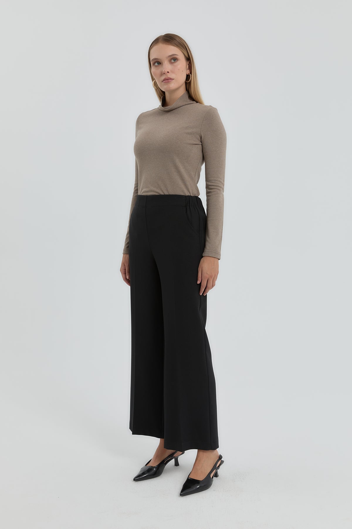 beli-lastikli-boru-paca-pantolon-siyah-254459.jpg