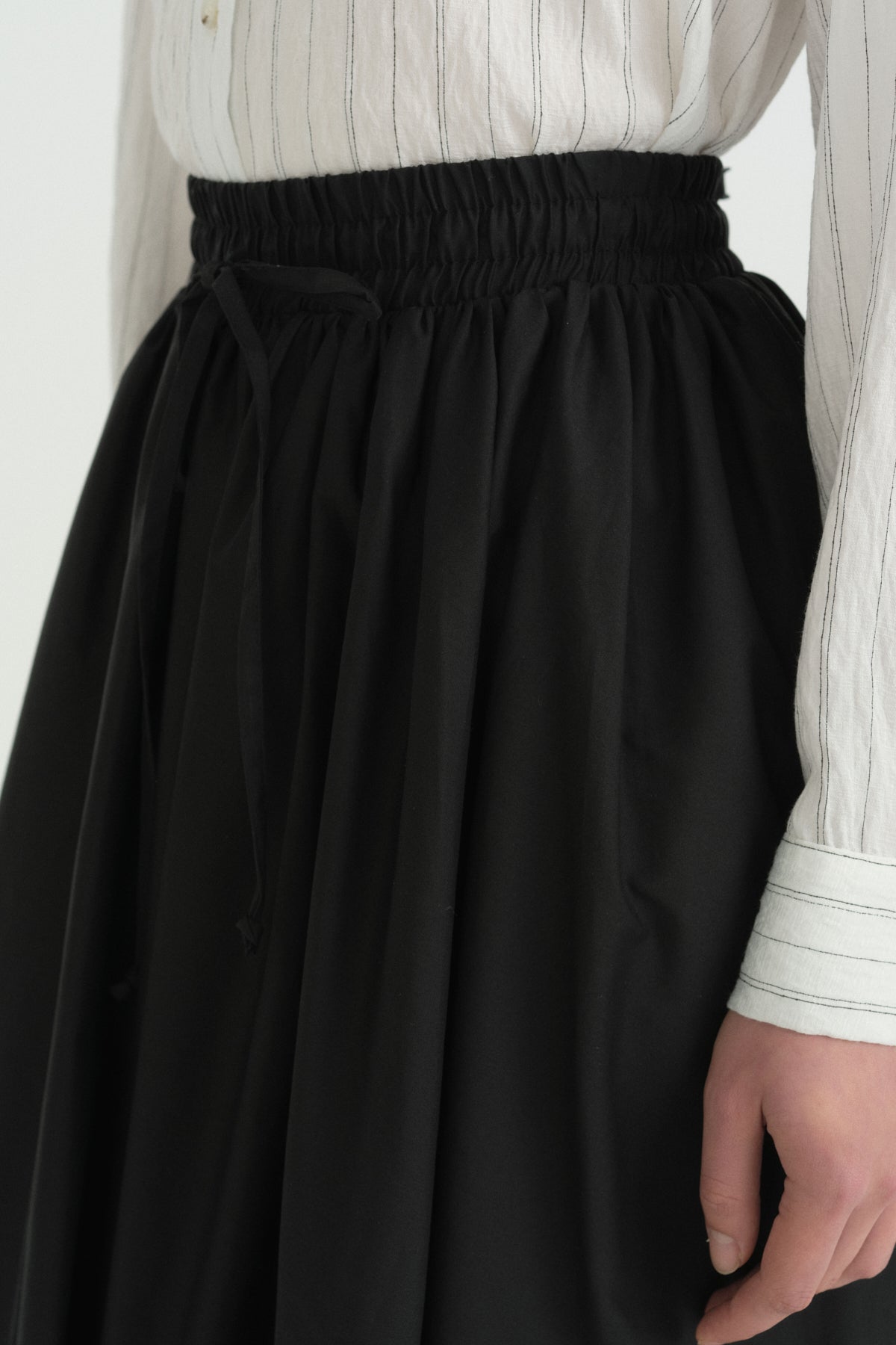 Beli Lastikli Büzgülü Cotton Etek - Siyah