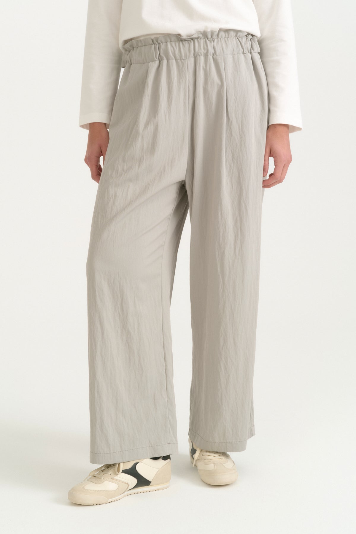 beli-lastikli-dugme-detayli-rayon-pantolon-gri-266299.jpg