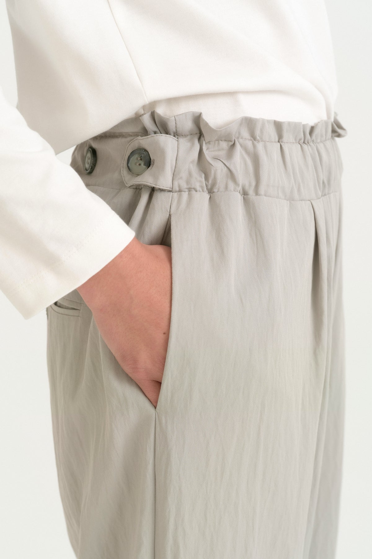 Beli Lastikli Düğme Detaylı Rayon Pantolon - Gri