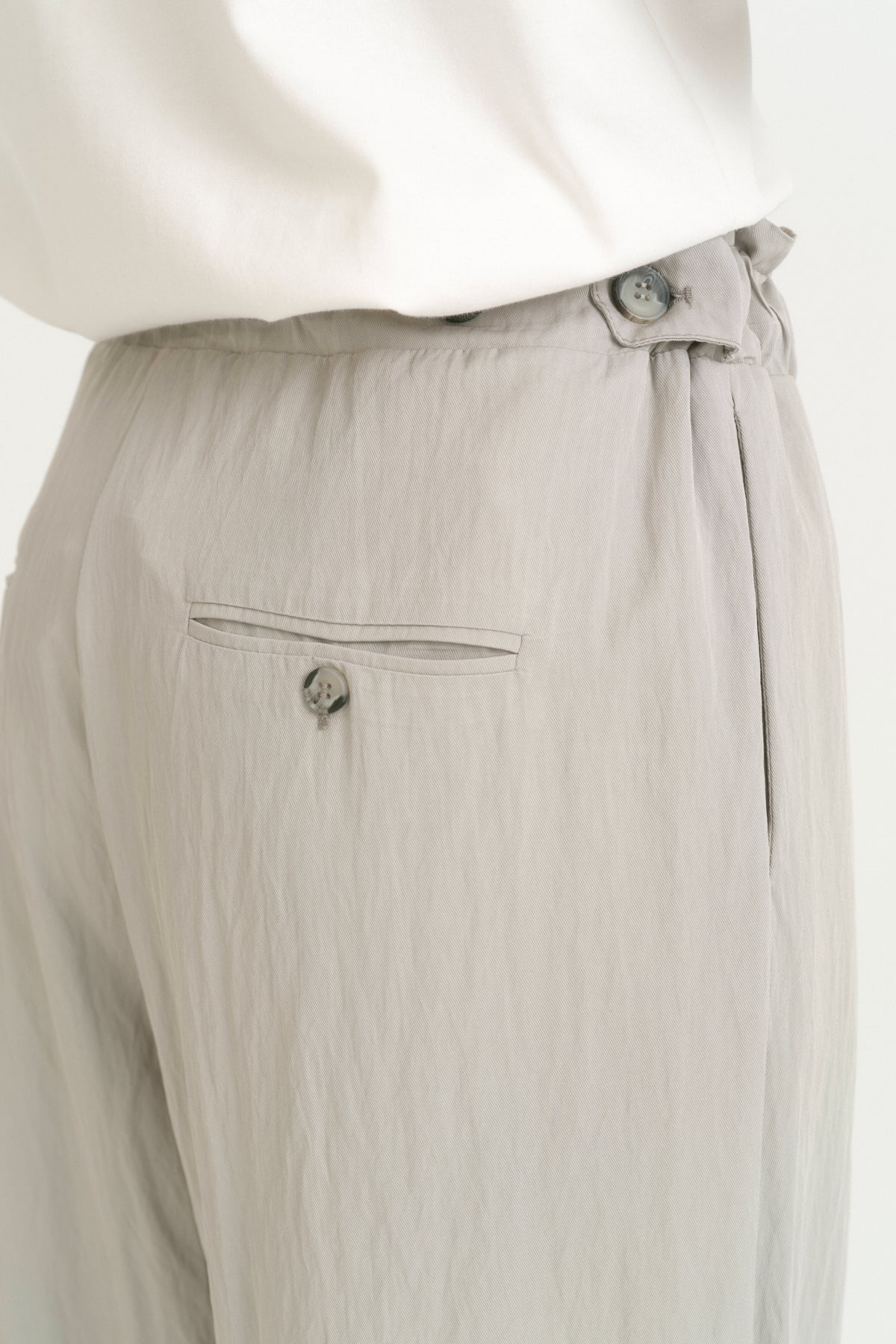 Beli Lastikli Düğme Detaylı Rayon Pantolon - Gri