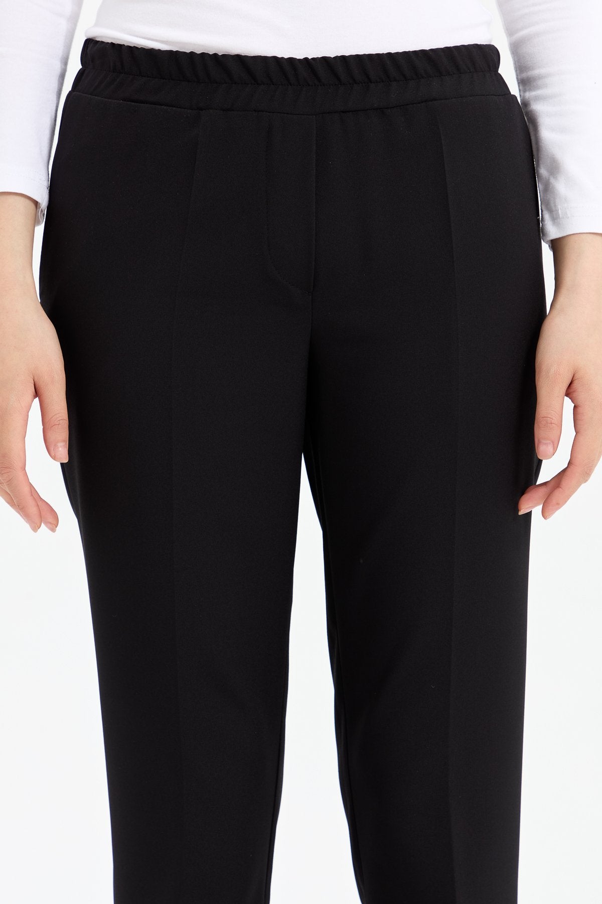 beli-lastikli-havuc-pantolon-siyah-228537.jpg