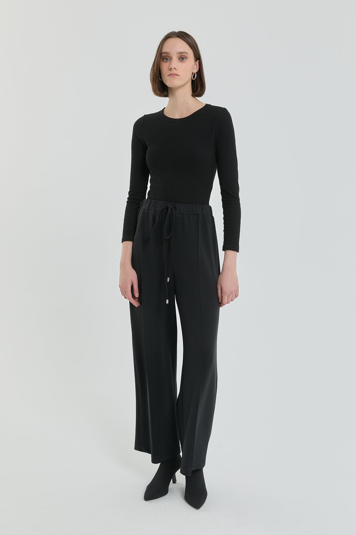 beli-lastikli-orme-bol-pantolon-siyah-258676.jpg