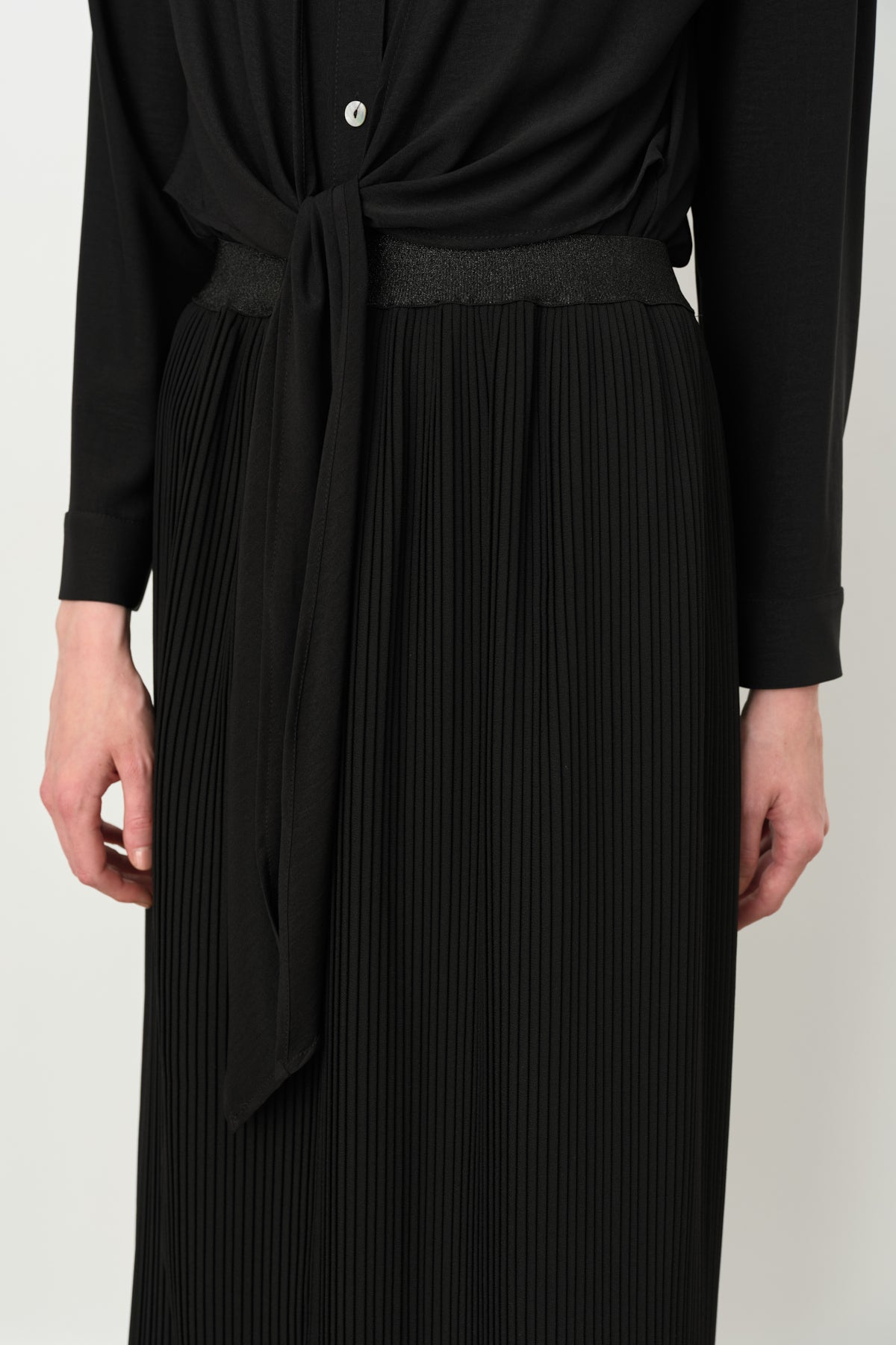 Elastic Waist Pleated Skirt - Black
