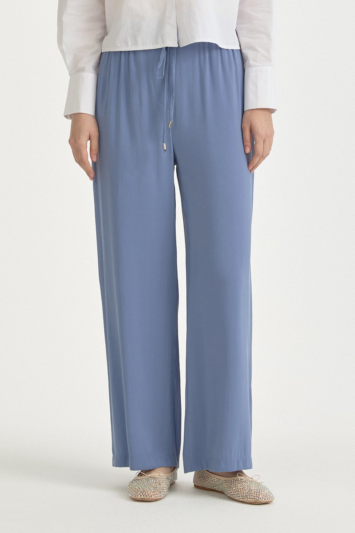 beli-lastikli-rahat-kalip-modal-pantolon-indigo-263375.jpg