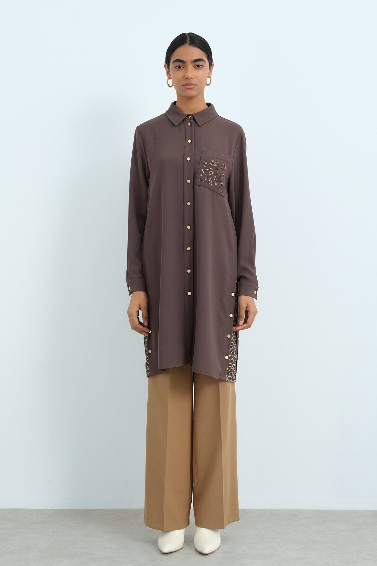 Wide-leg trousers with elasticated waist and crease detail - Camel
