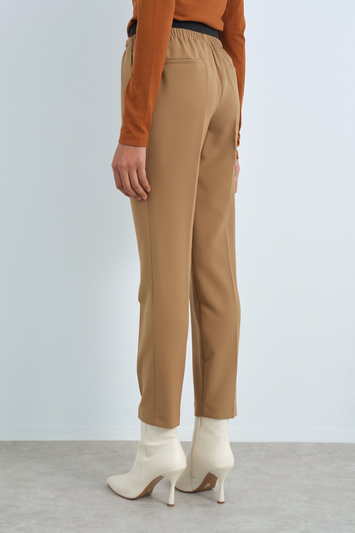 Beli Lastikli Ütü İzli Havuç Pantolon - Camel