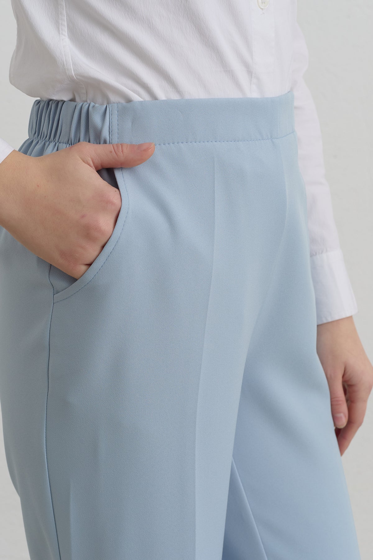 Beli Lastikli Basic Ütü İzli Pantolon - Açık Mavi