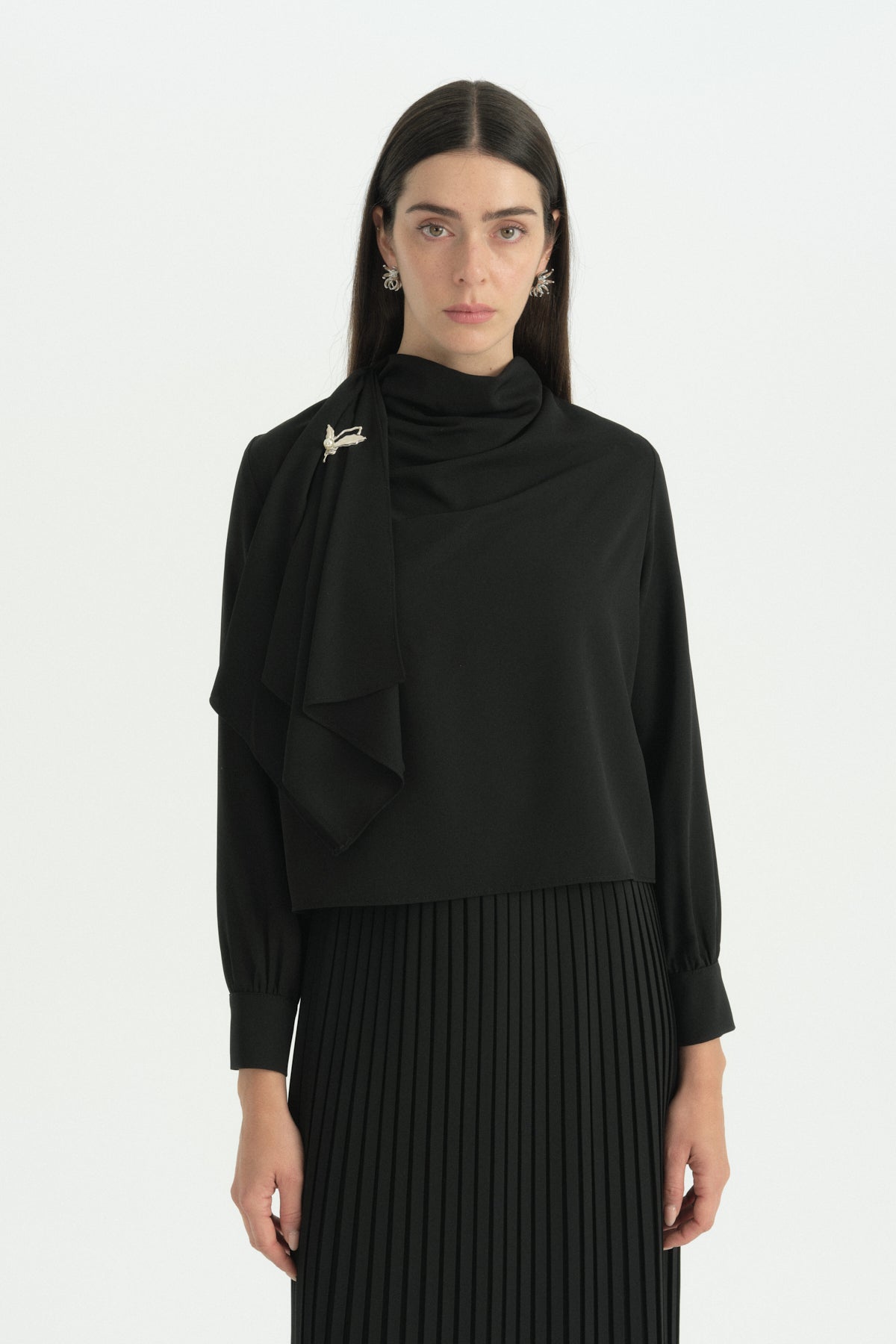 Brooch and Ruffle Skirt Blouse Stylish Set - Black