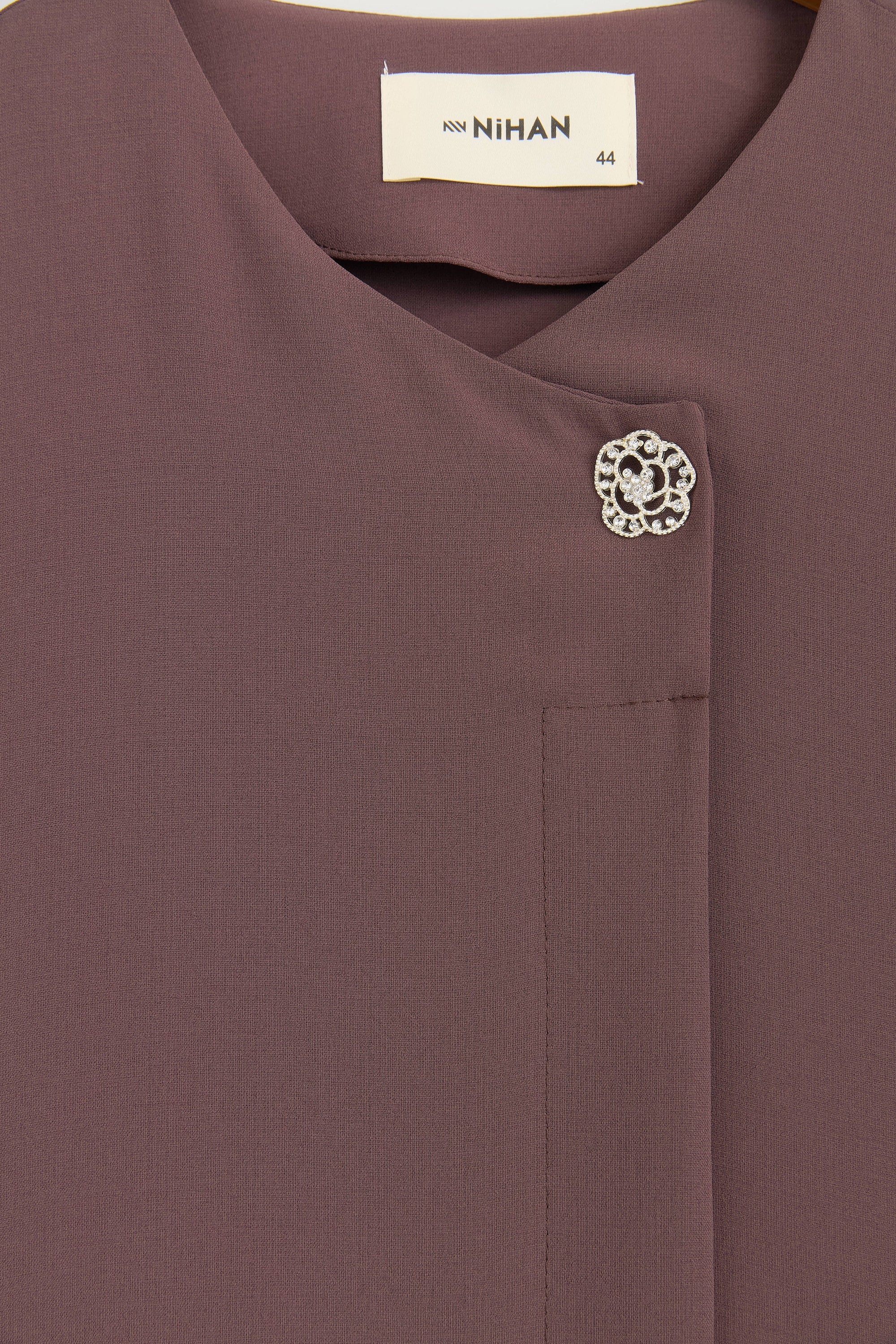 buyuk-beden-bros-detayli-ferace-kahve-269518.jpg
