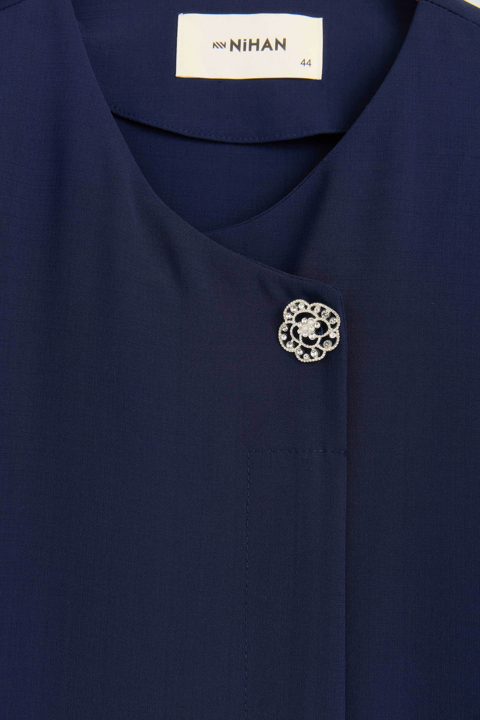 buyuk-beden-bros-detayli-ferace-lacivert-269523.jpg