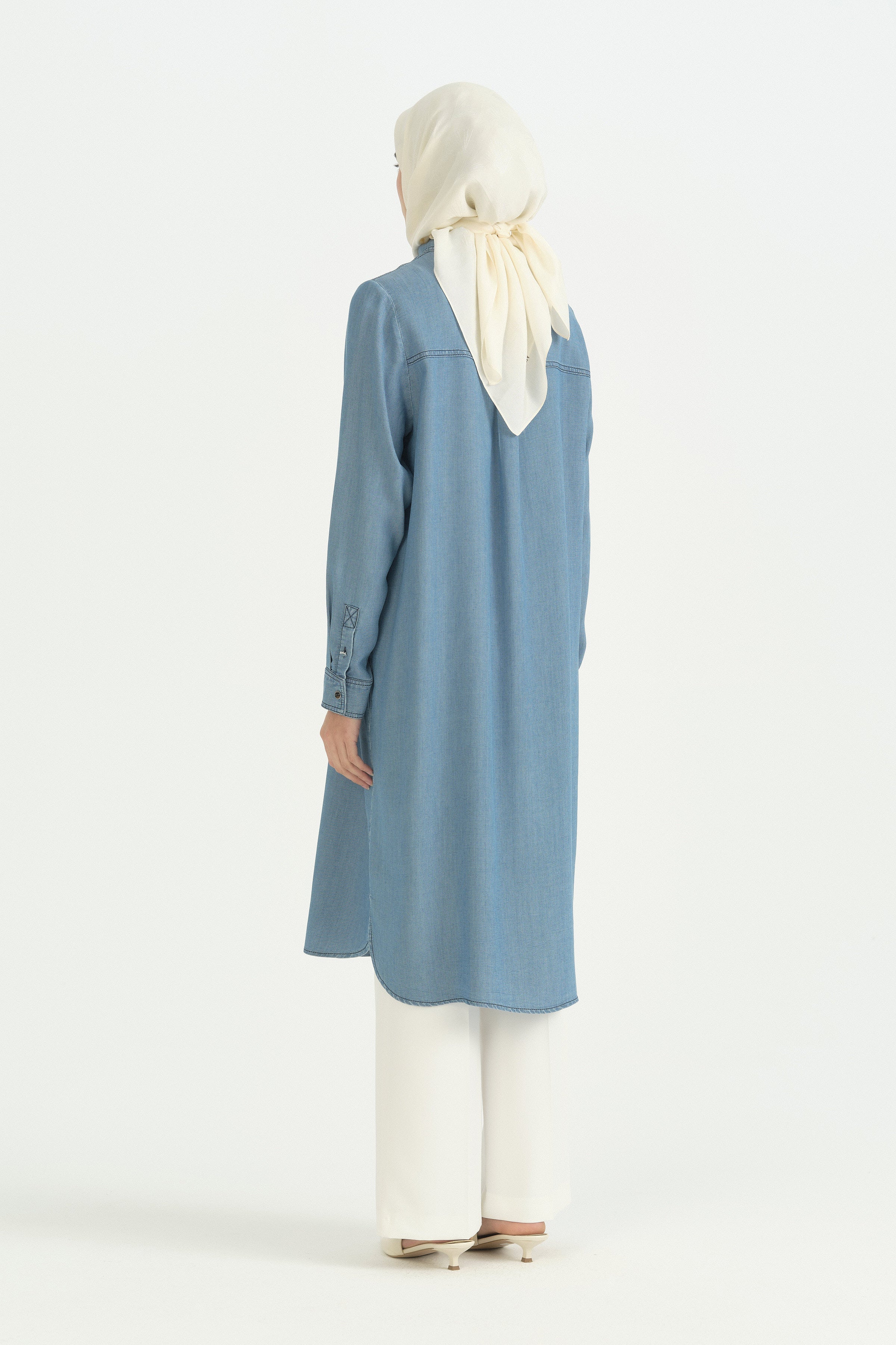 Büyük Beden Broş Detaylı Tencel Tunik - Buz