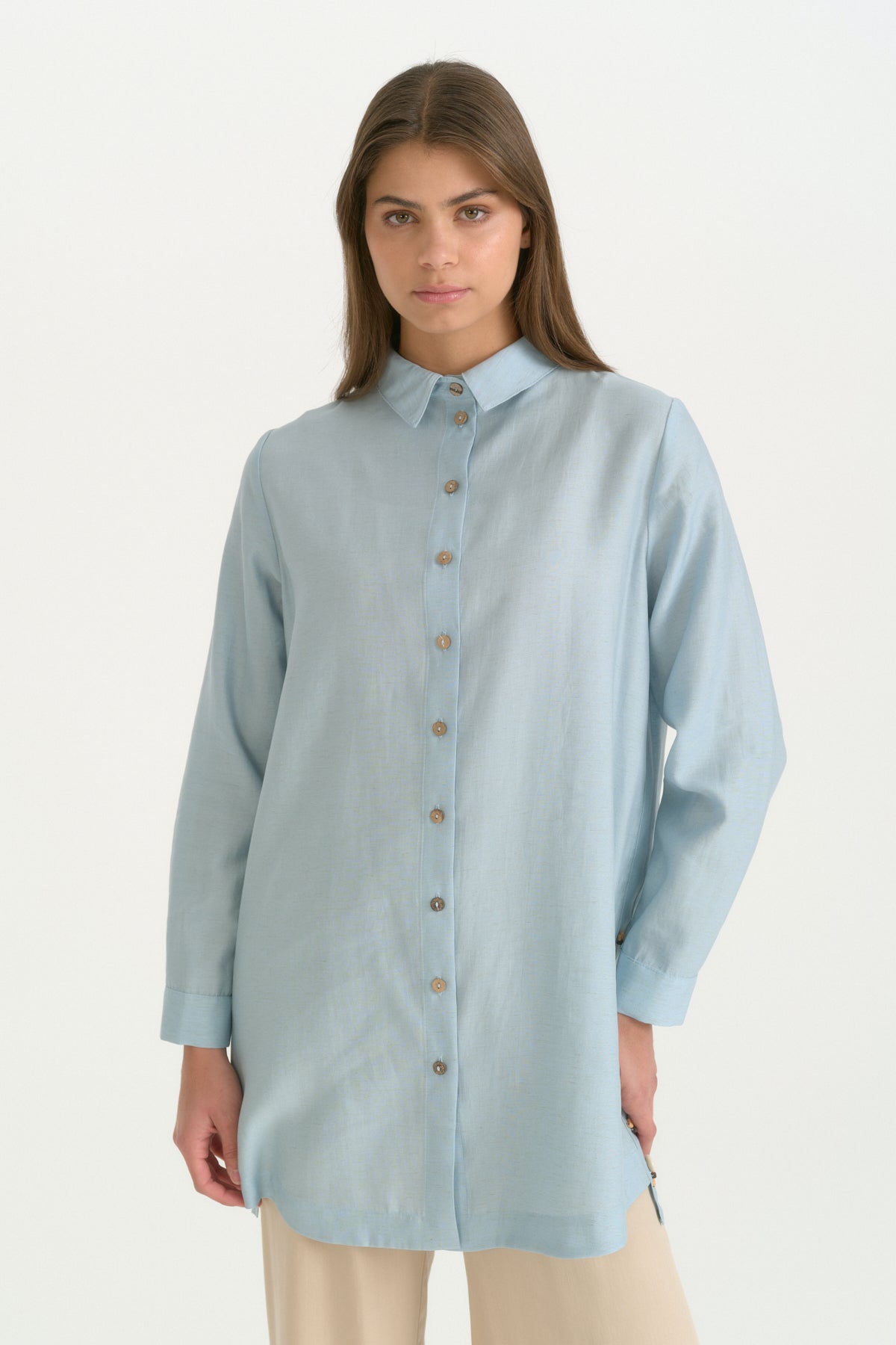 buyuk-beden-deniz-kabugu-detayli-lyocell-tunik-acik-mavi-266183.jpg