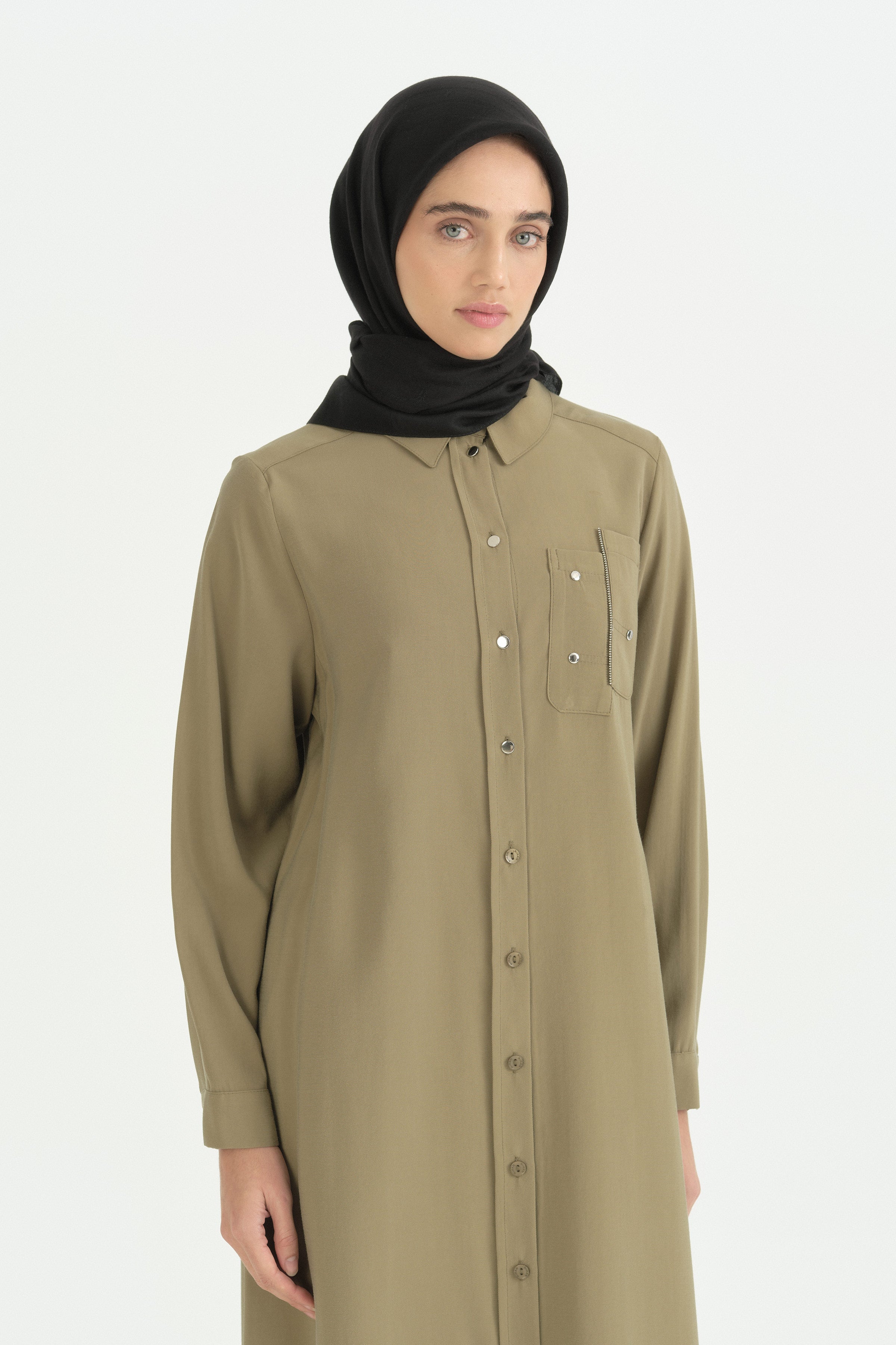 buyuk-beden-fermuar-ve-kontrast-dikis-detayli-lyocell-tunik-haki-271848.jpg