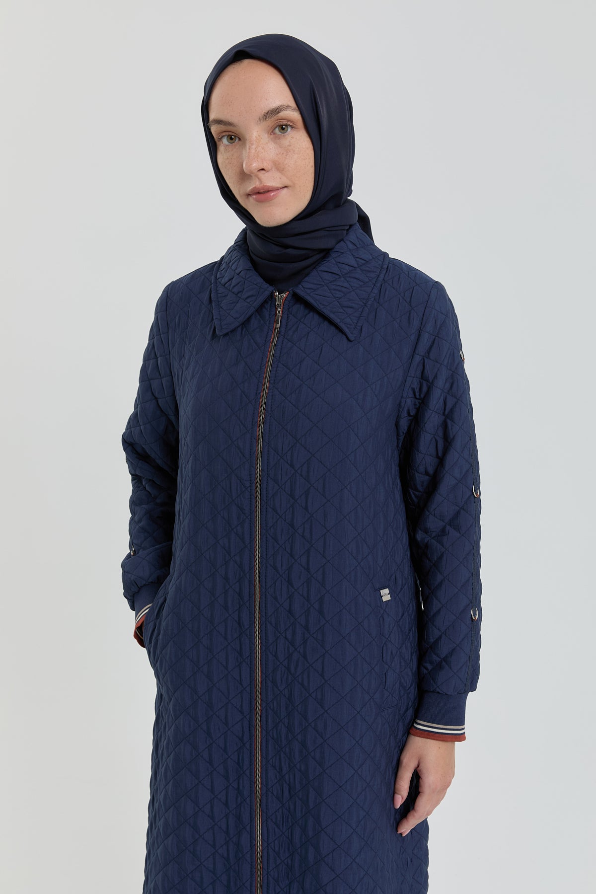 buyuk-beden-ince-kapitone-kap-lacivert-257294.jpg