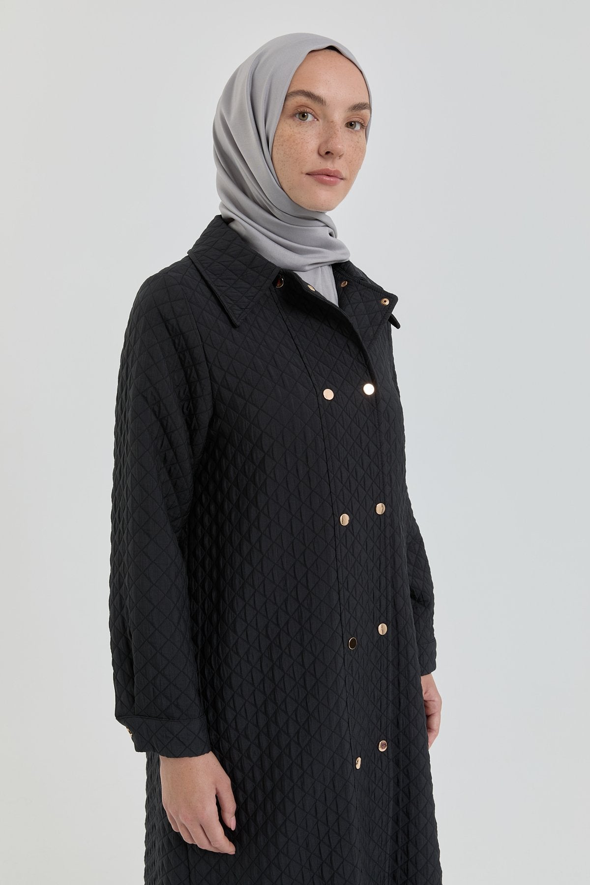 buyuk-beden-ince-kapitone-kruvaze-pardesu-siyah-256979.jpg