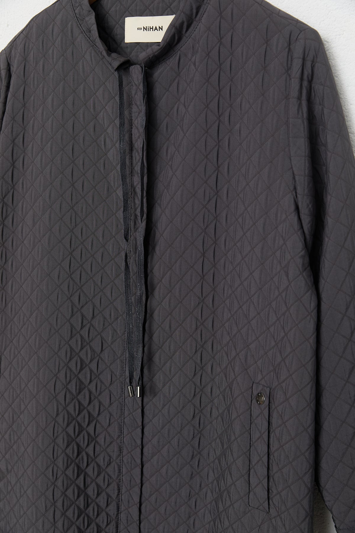 buyuk-beden-ince-kapitone-pardesu-antrasit-267011.jpg