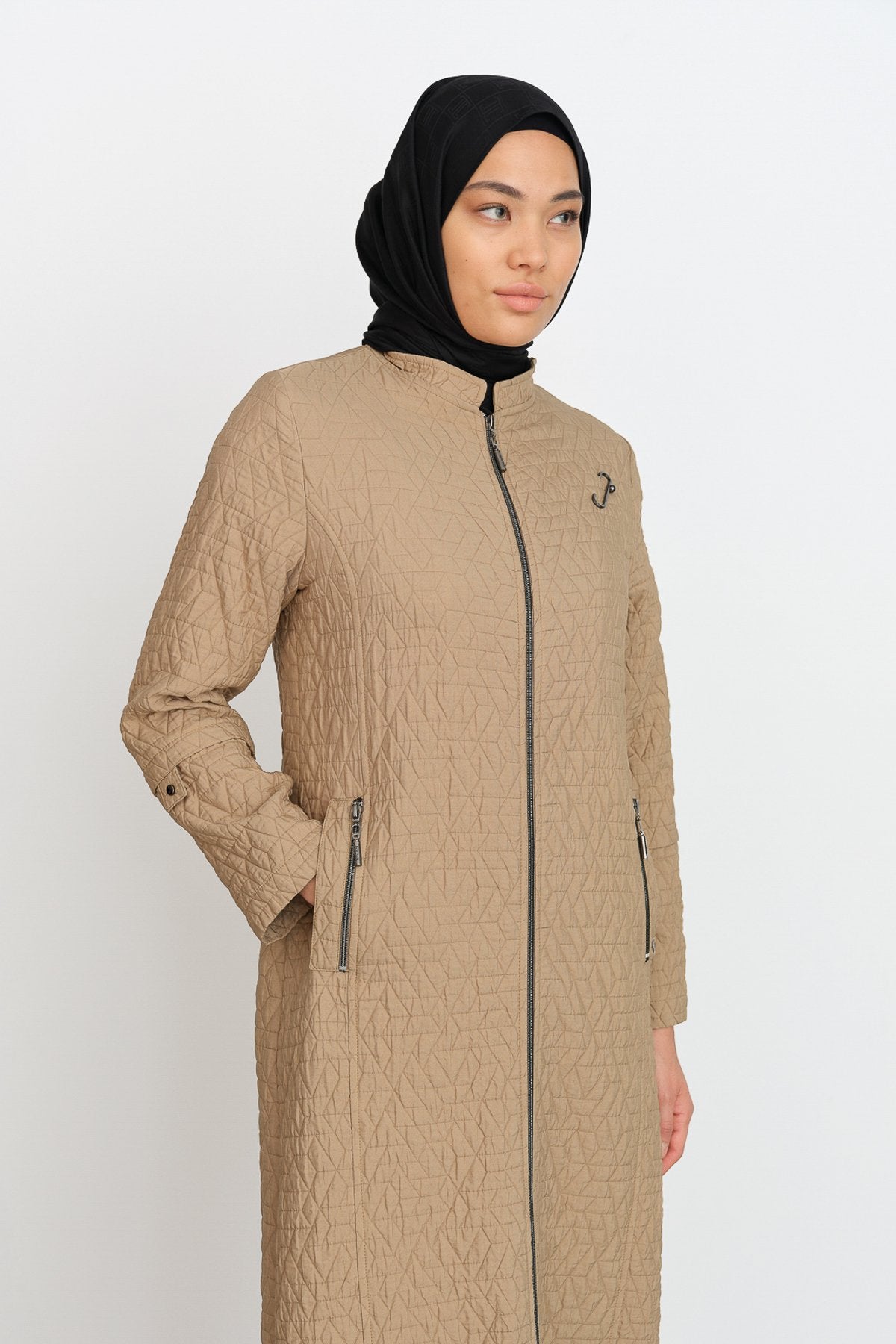 buyuk-beden-ince-kapitone-pardesu-bej-246604.jpg