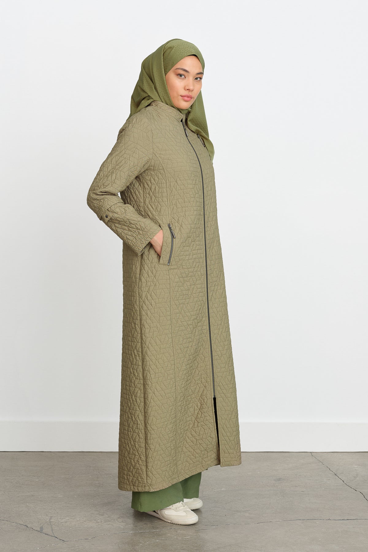 buyuk-beden-ince-kapitone-pardesu-kekik-246592.jpg