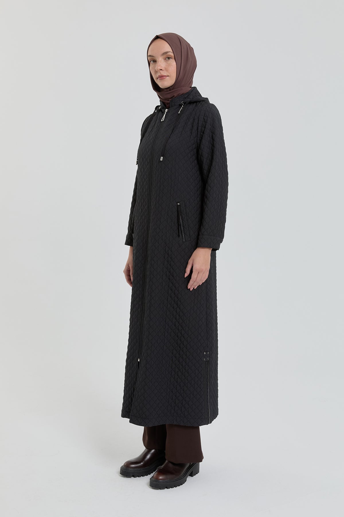 buyuk-beden-ince-kapitone-pardesu-siyah-257047.jpg