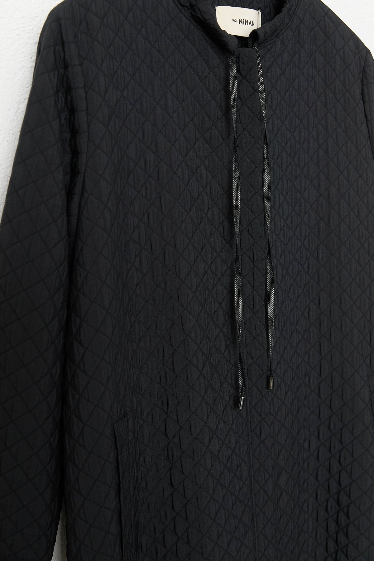 buyuk-beden-ince-kapitone-pardesu-siyah-267007.jpg