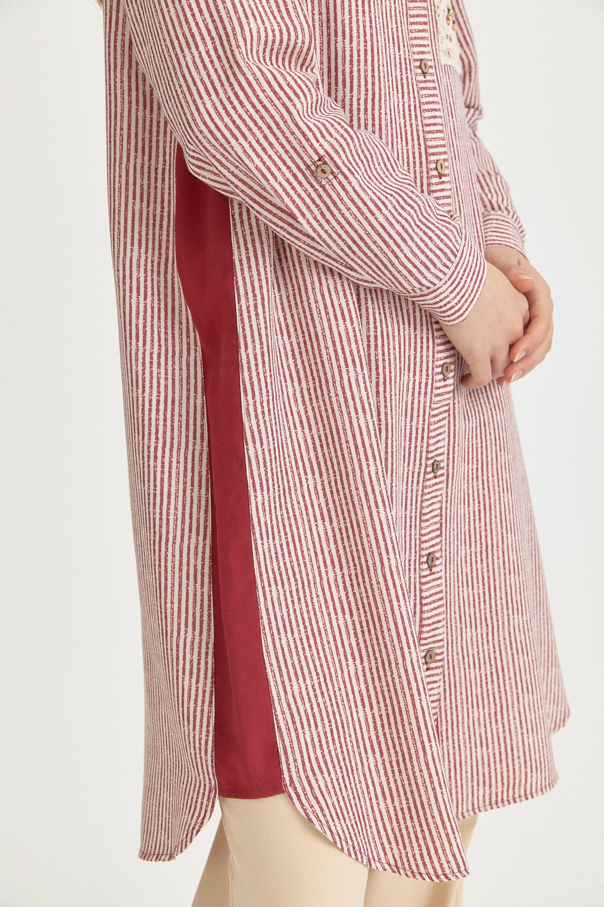 Plus Size Embroidered and Striped Linen Tunic - Burgundy
